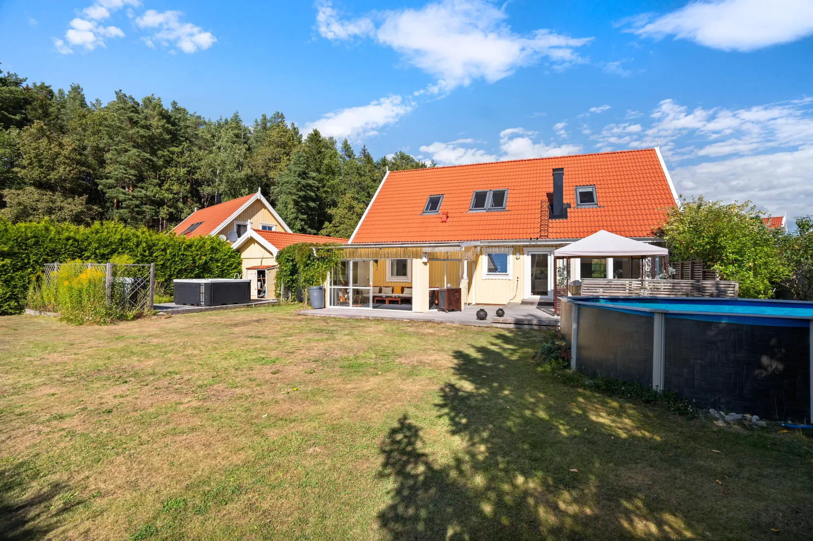 Villa, Vreta gårds väg 76, Tumba - Vretarna, Botkyrka