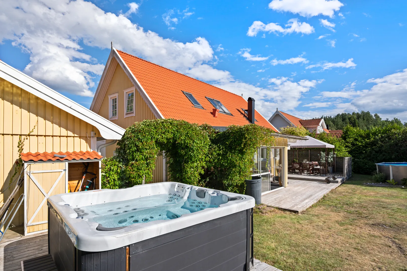 Villa, Vreta gårds väg 76, Tumba - Vretarna, Botkyrka