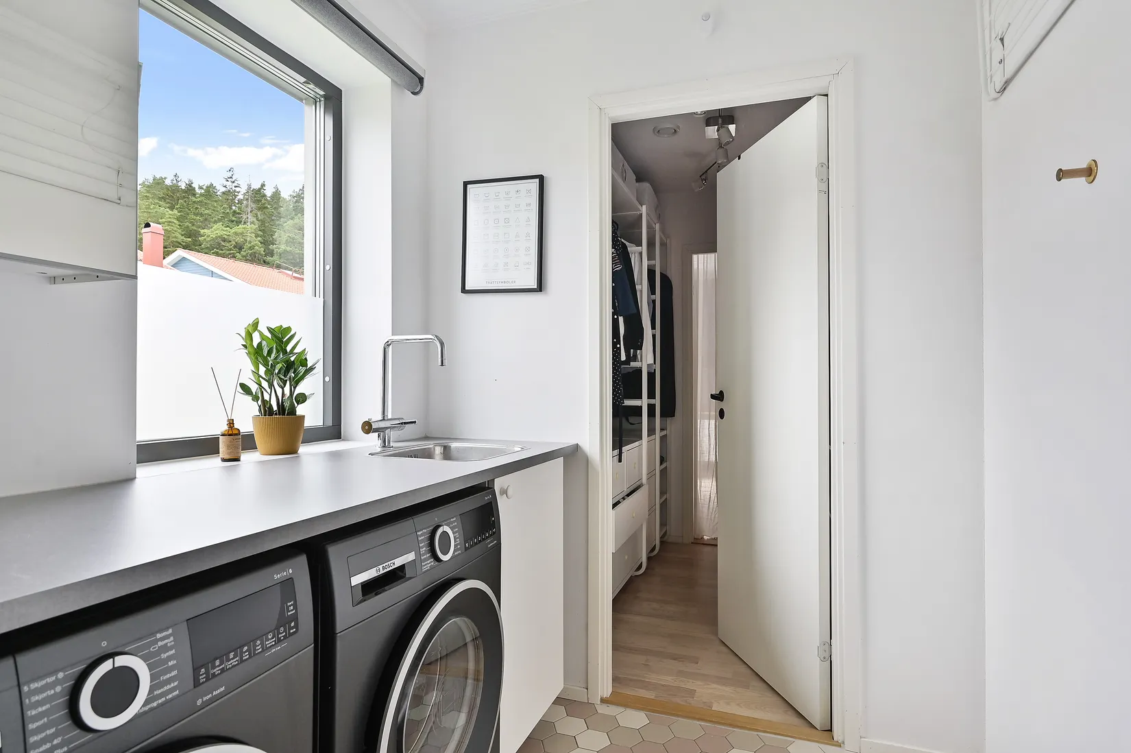 Radhus, Mjölnarvägen 4C, Jungfrusund, Ekerö