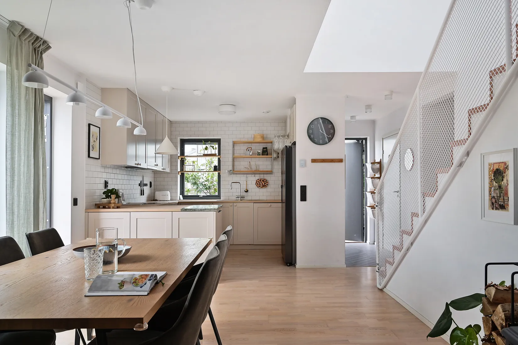 Radhus, Mjölnarvägen 4C, Jungfrusund, Ekerö