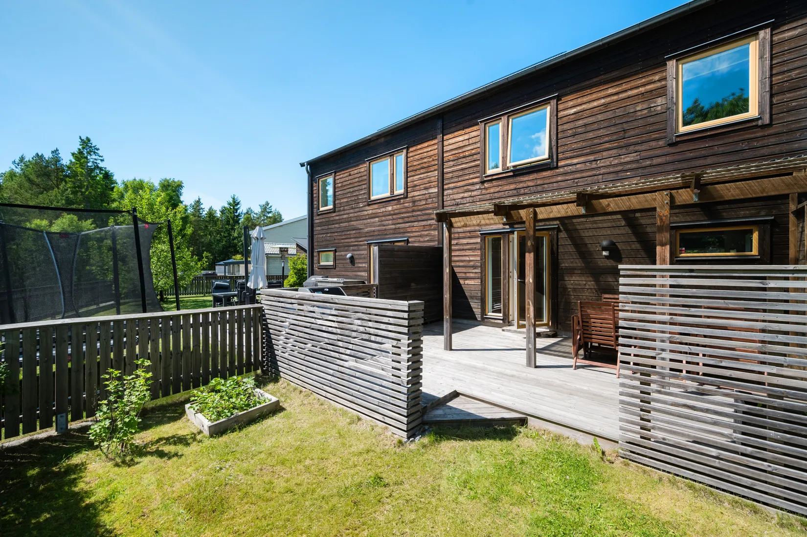 Radhus, Sandviksvägen 18B, Norrboda, Upplands-Bro