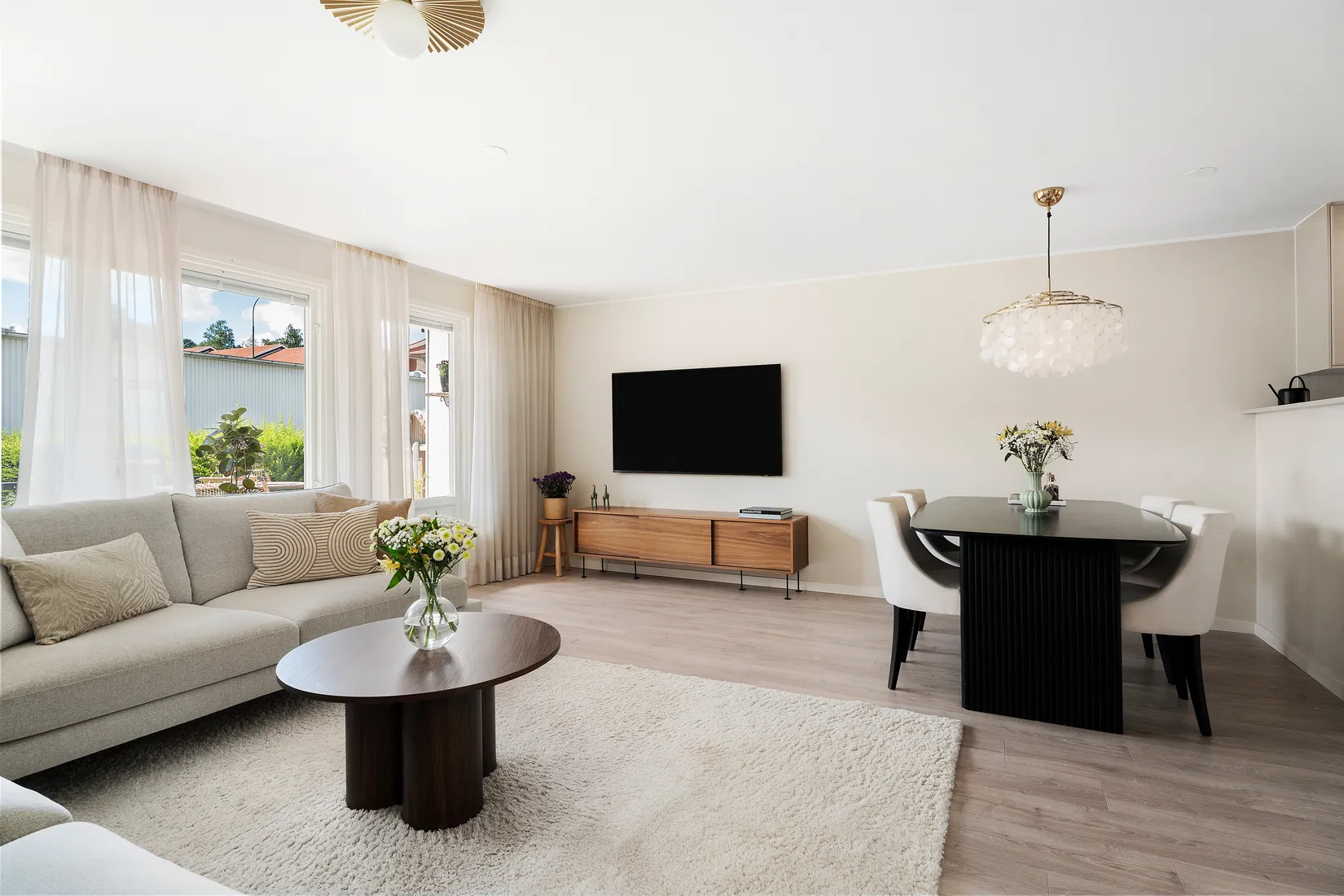 Radhus, Rådjursstigen 25, Tureberg, Sollentuna