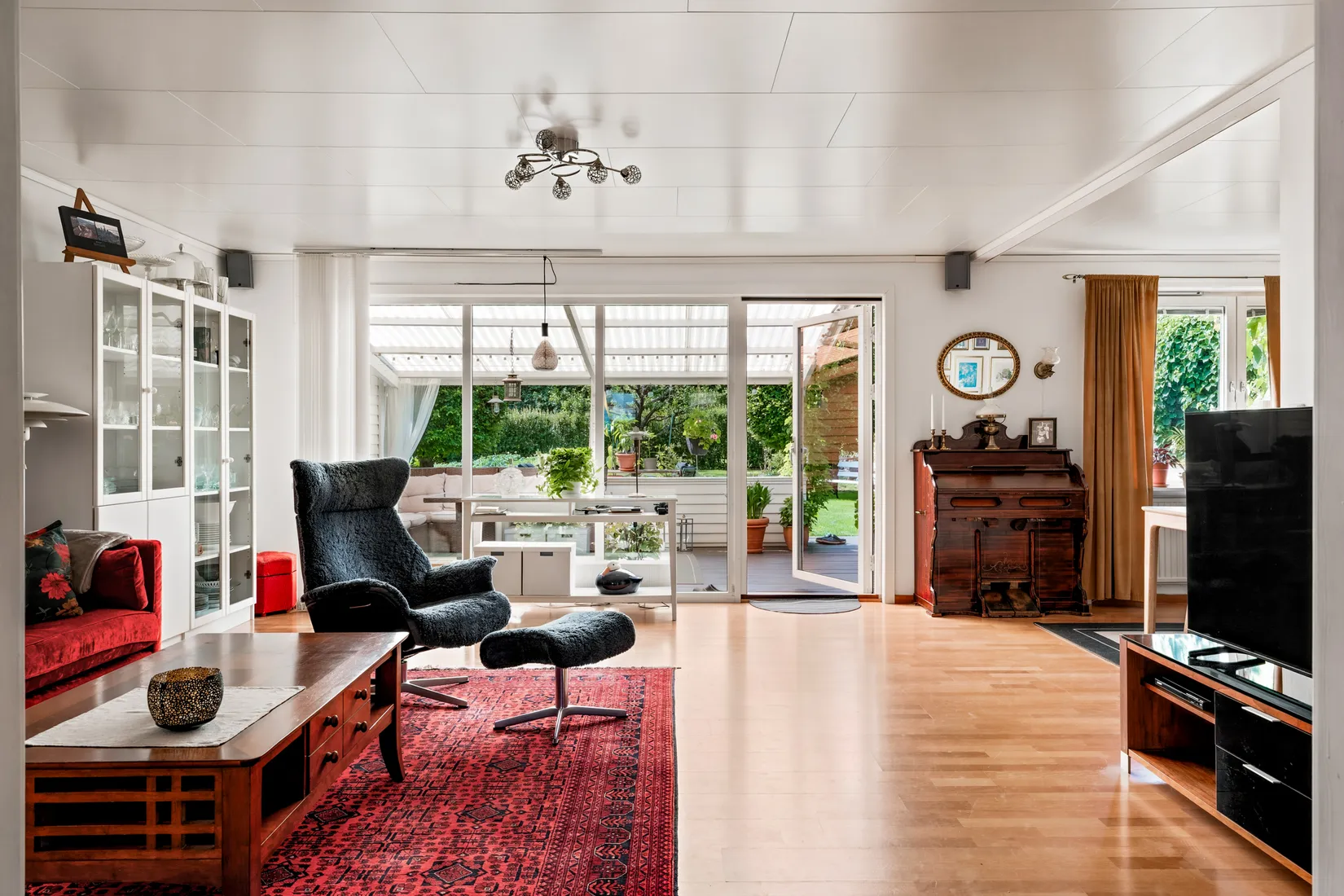 Radhus, Granvägen 35, Nyköping