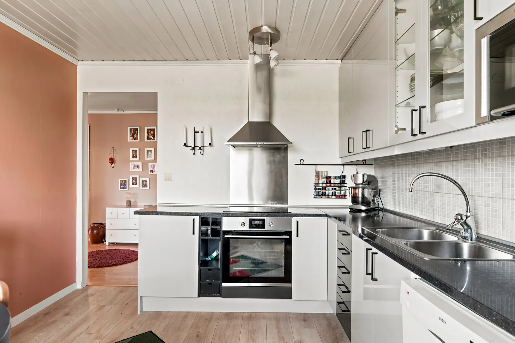 Radhus, Granvägen 35, Nyköping