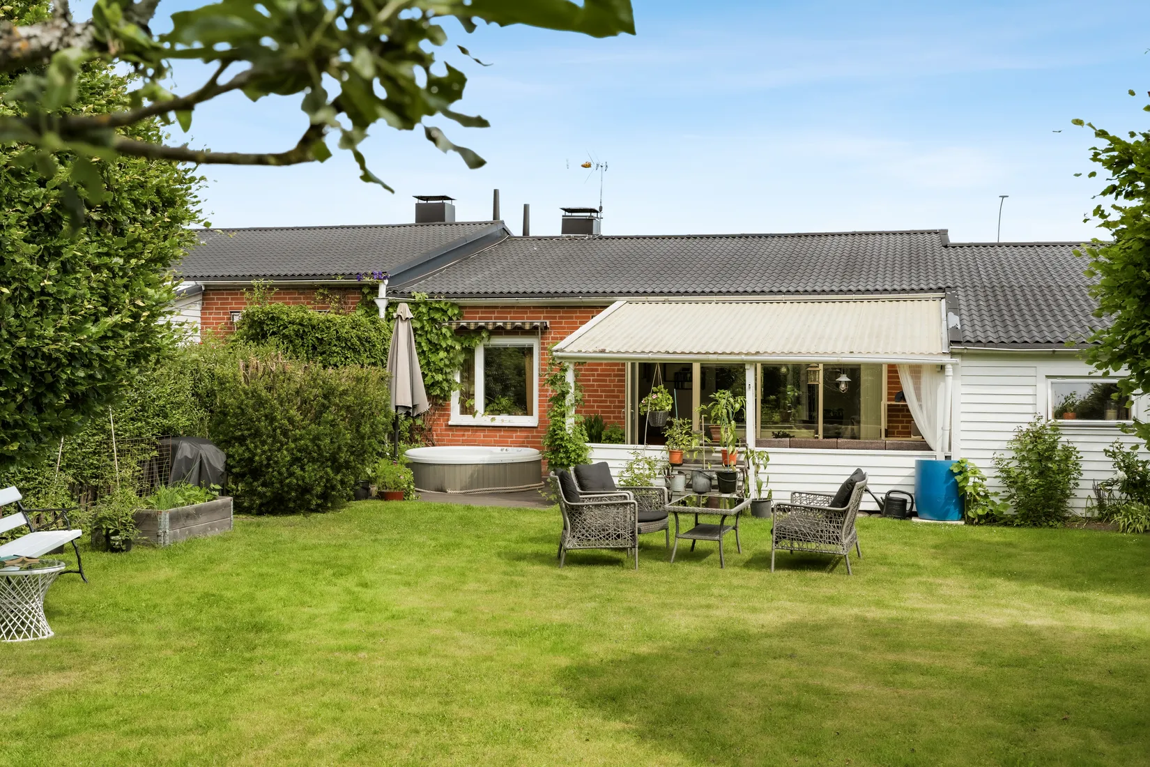 Radhus, Granvägen 35, Nyköping