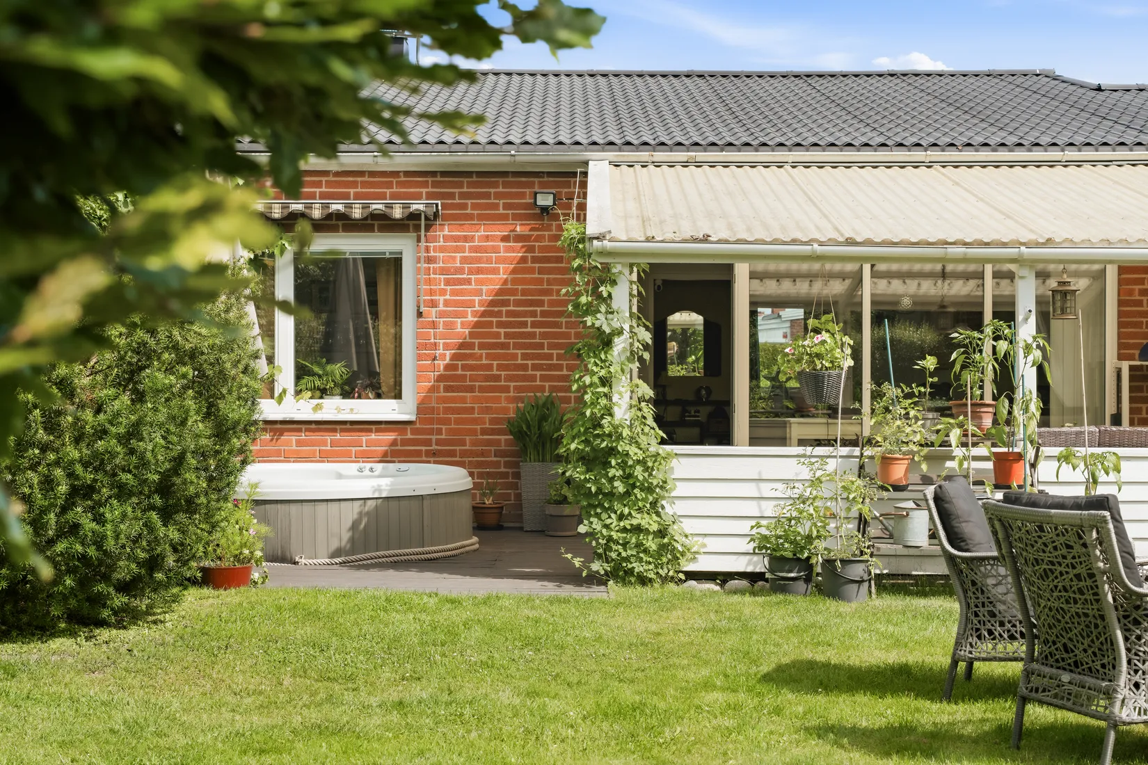 Radhus, Granvägen 35, Nyköping