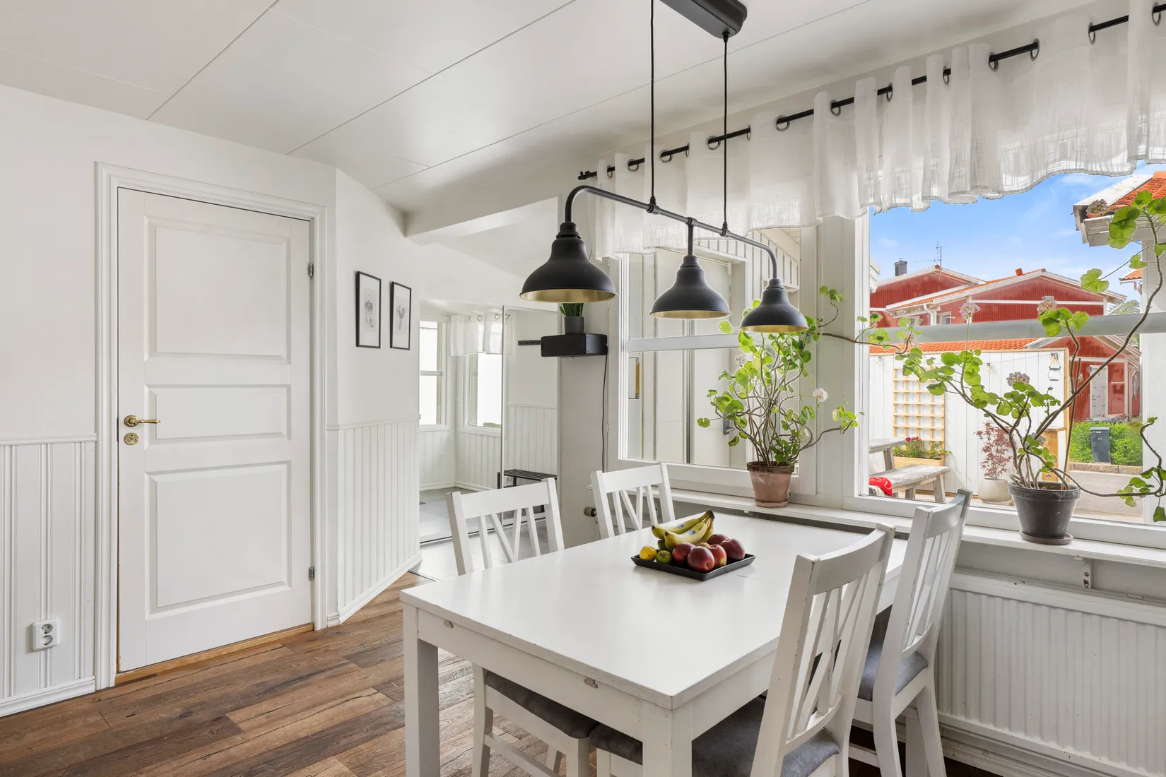 Radhus, Travslingan 45, Visinge, Täby