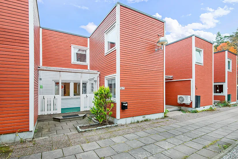 Radhus, Sundsborgsvägen 107, Odenslunda, Upplands Väsby