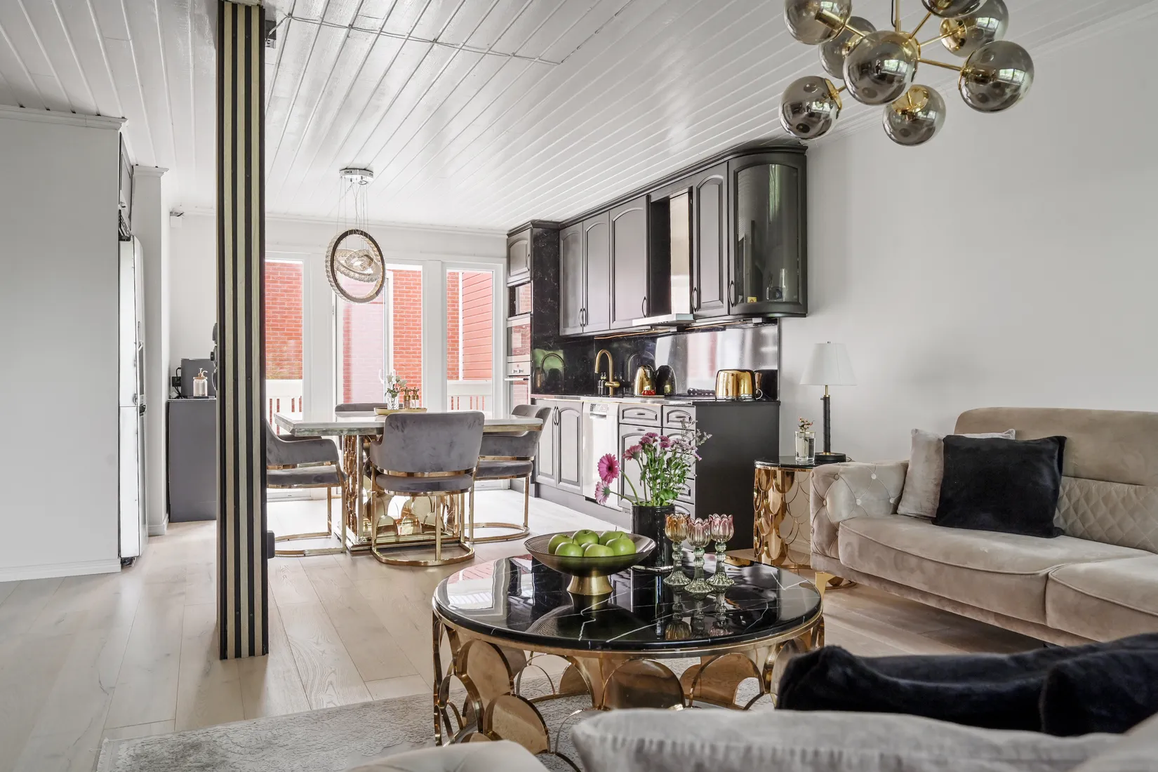 Radhus, Sundsborgsvägen 107, Odenslunda, Upplands Väsby