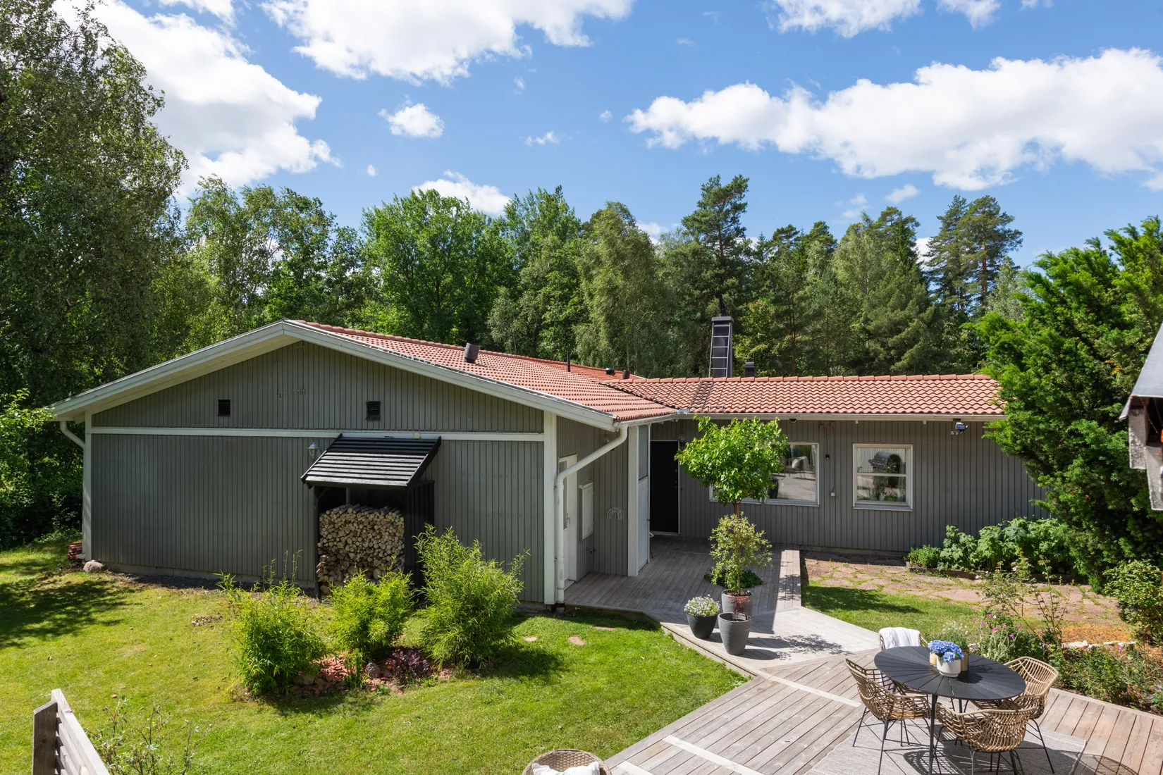 Radhus, Skylvägen 82, Visinge, Täby