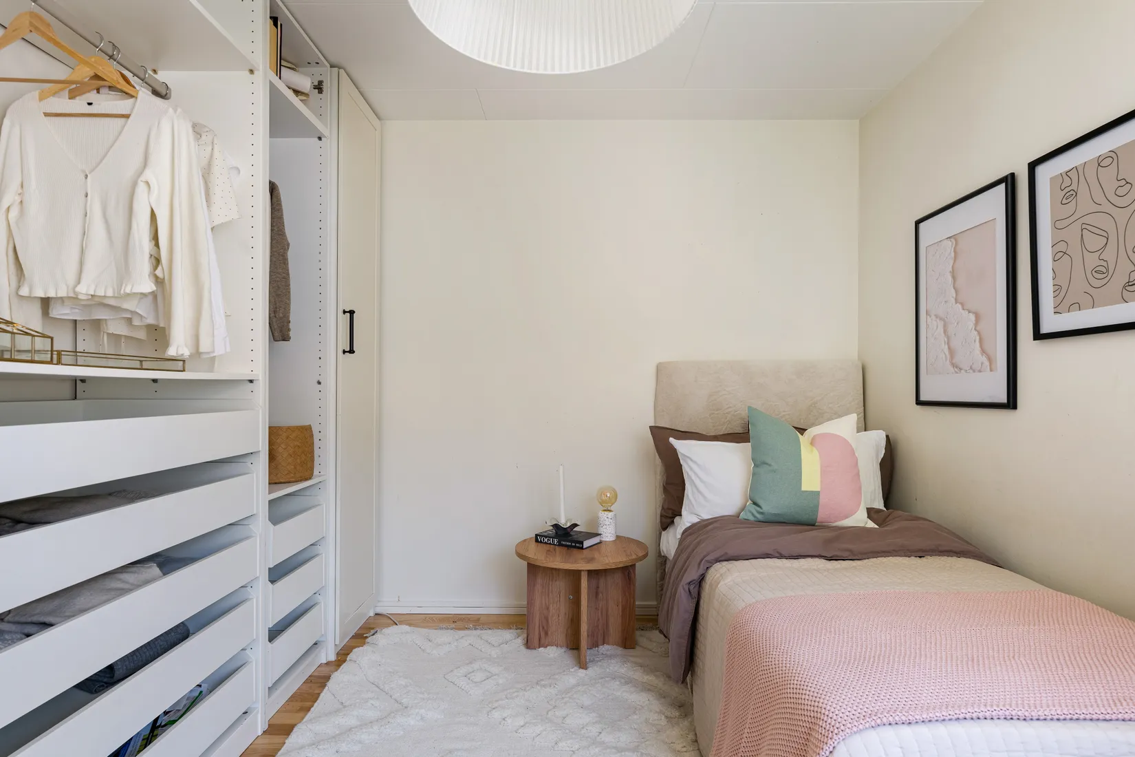 Radhus, Skylvägen 82, Visinge, Täby