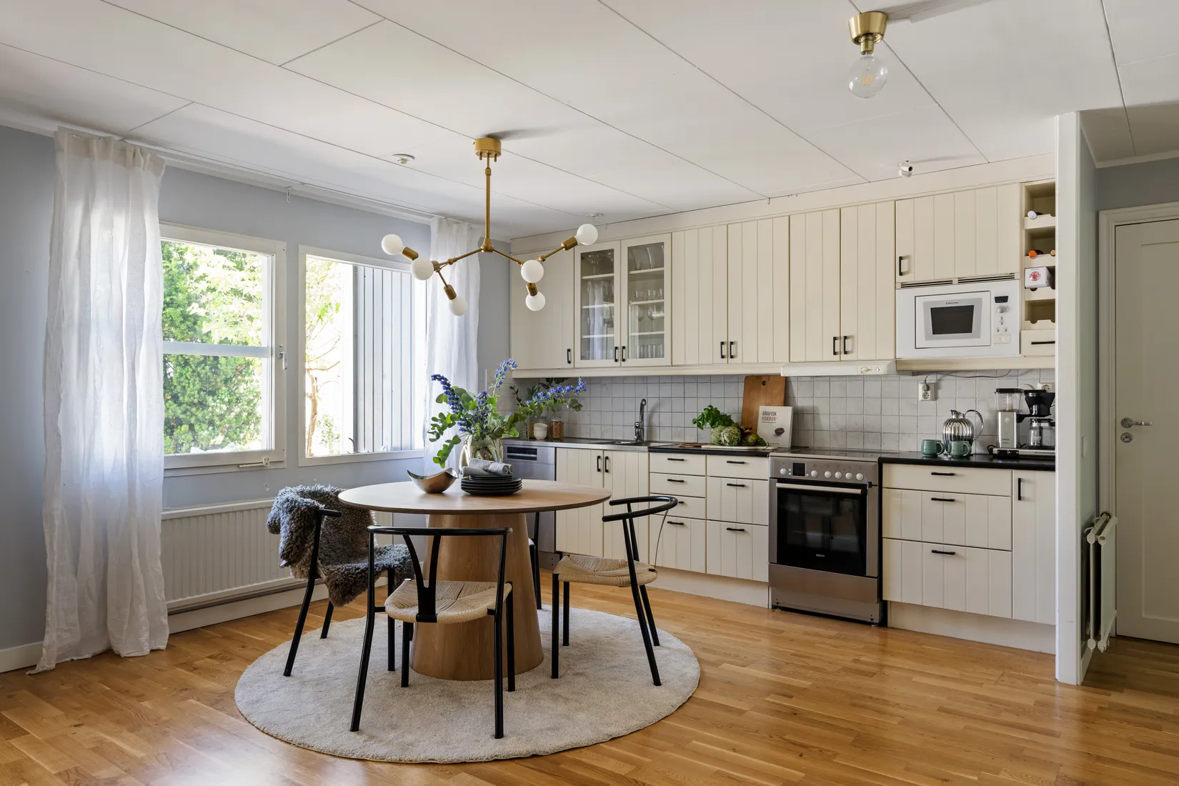 Radhus, Skylvägen 82, Visinge, Täby