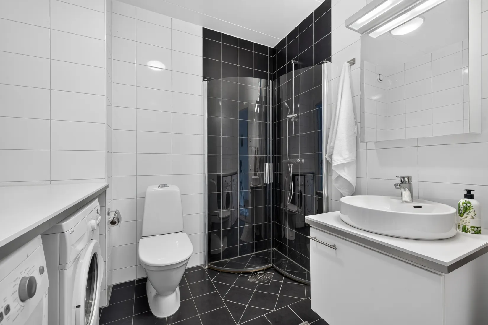 Radhus, Hjortstorpsvägen 58K, Rynningeåsen, Örebro