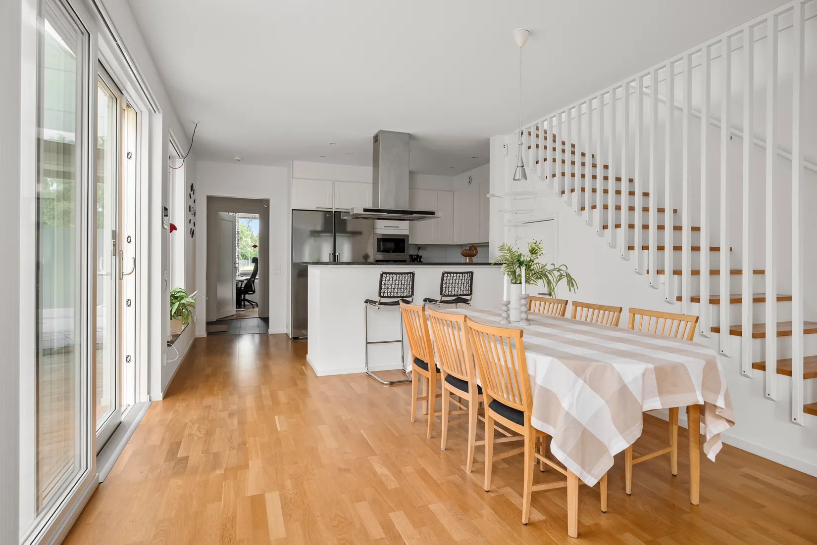 Radhus, Strömsundsgatan 28, Råcksta, Stockholm