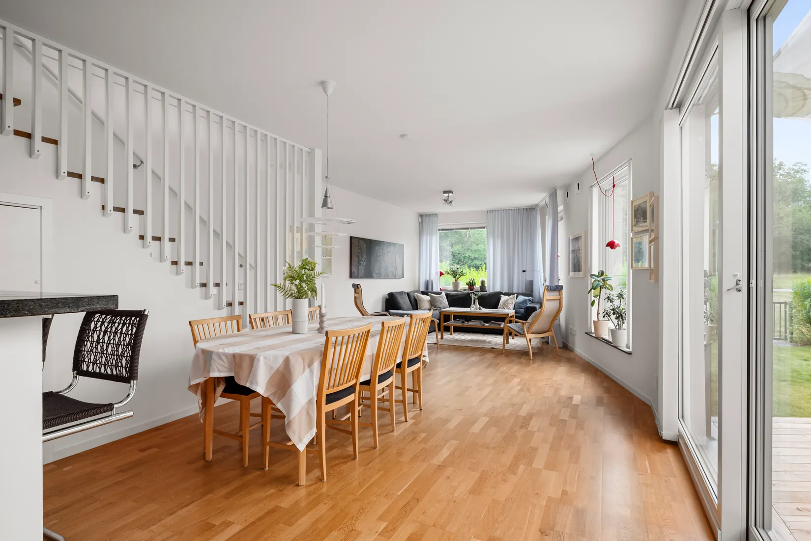 Radhus, Strömsundsgatan 28, Råcksta, Stockholm