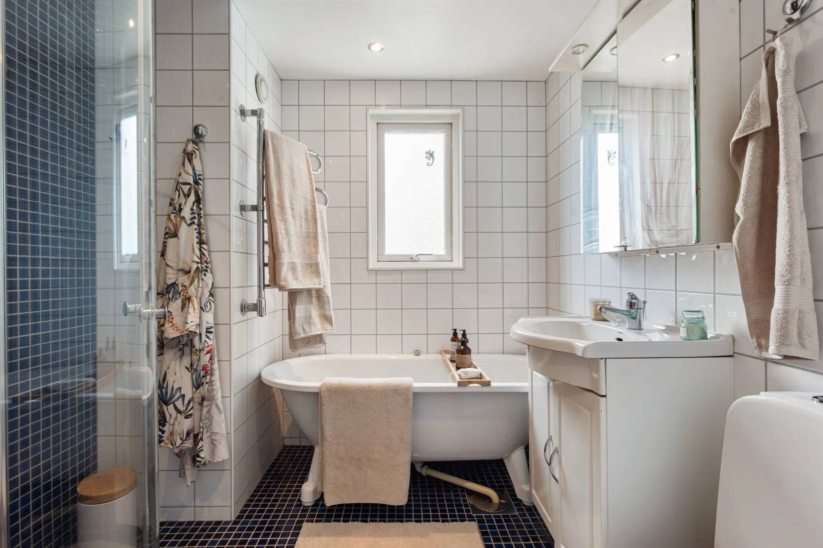 Radhus, Hembergavägen 27, Täby Kyrkby, Täby