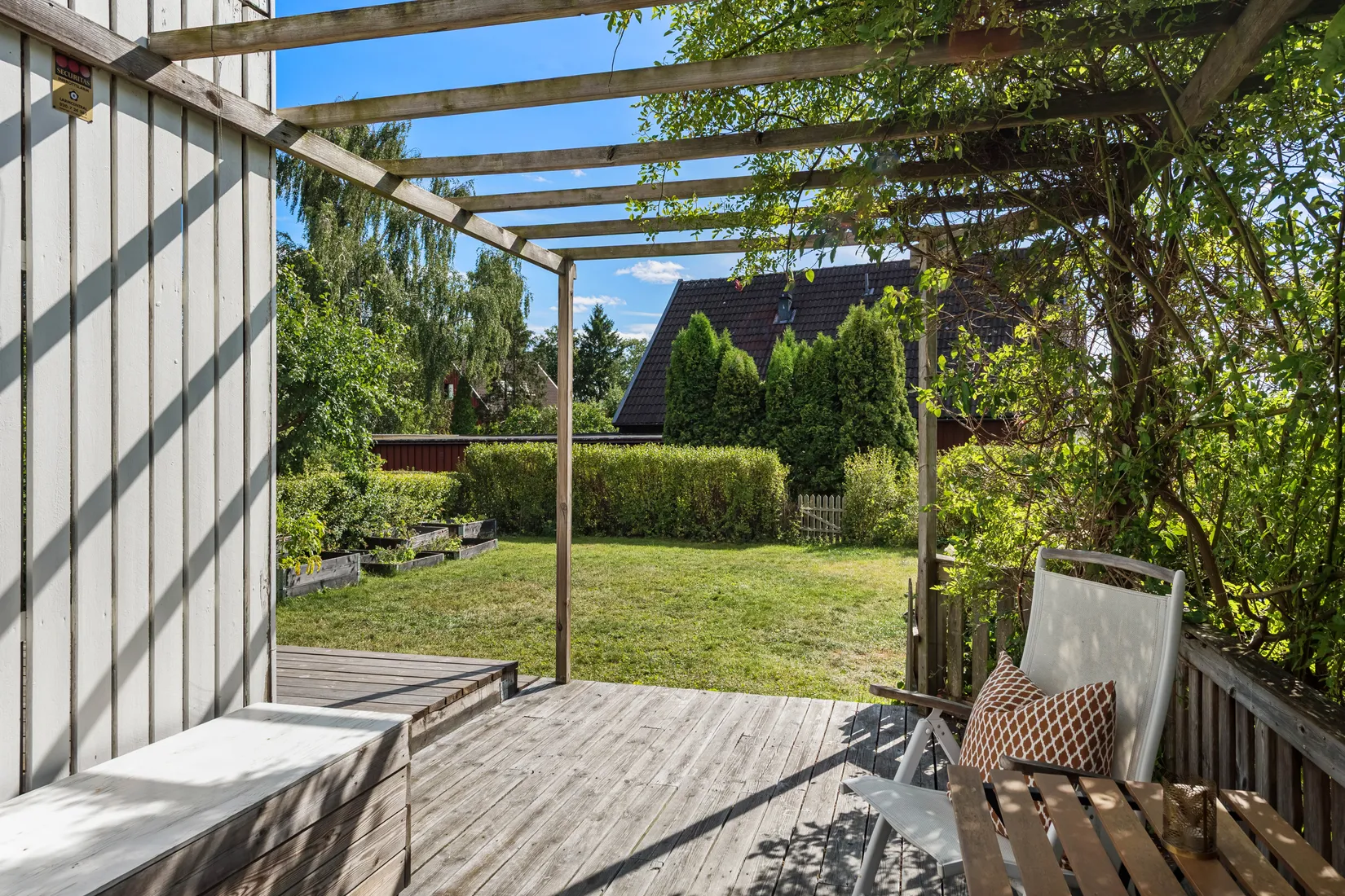 Radhus, Hembergavägen 27, Täby Kyrkby, Täby