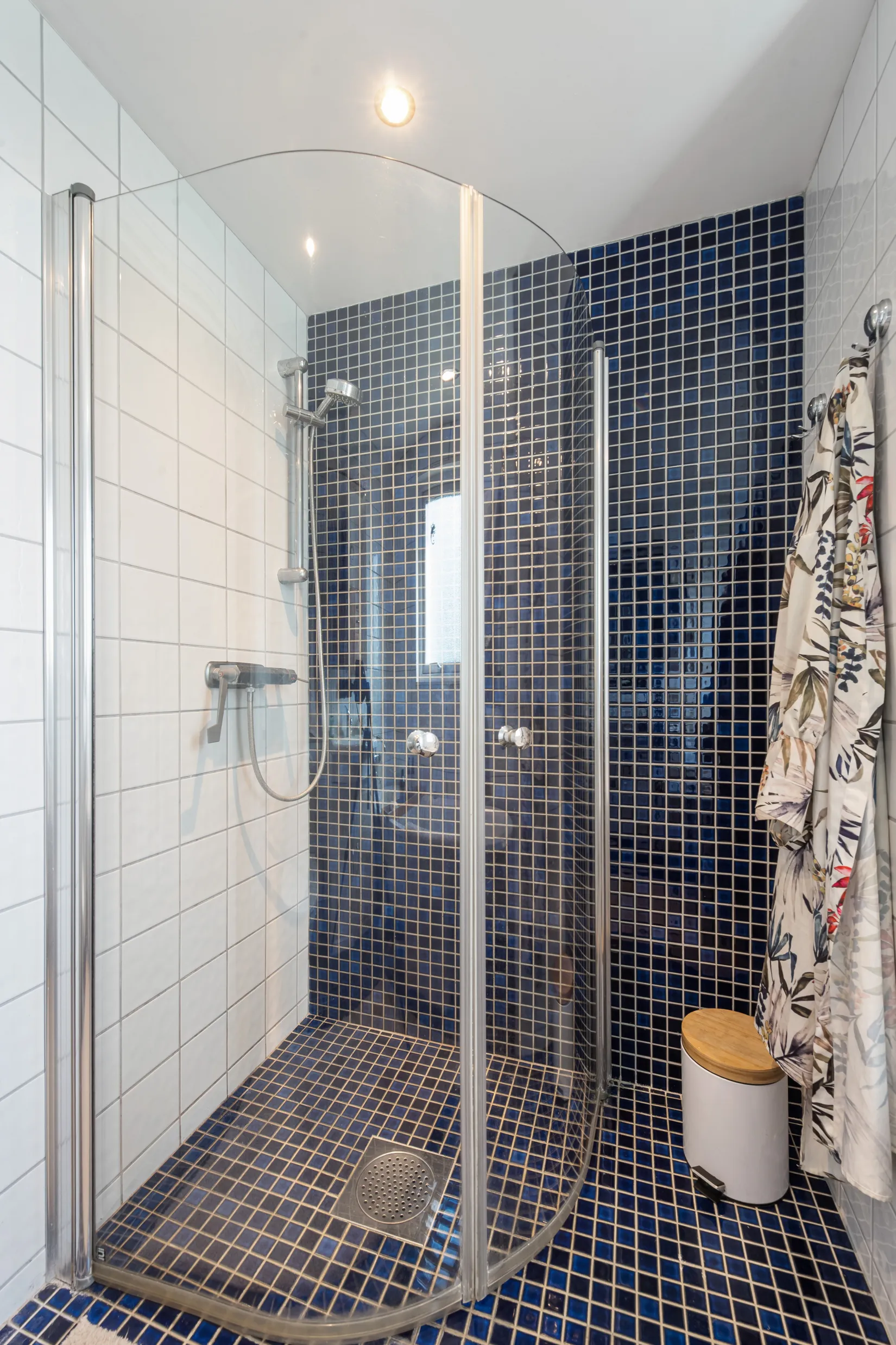 Radhus, Hembergavägen 27, Täby Kyrkby, Täby