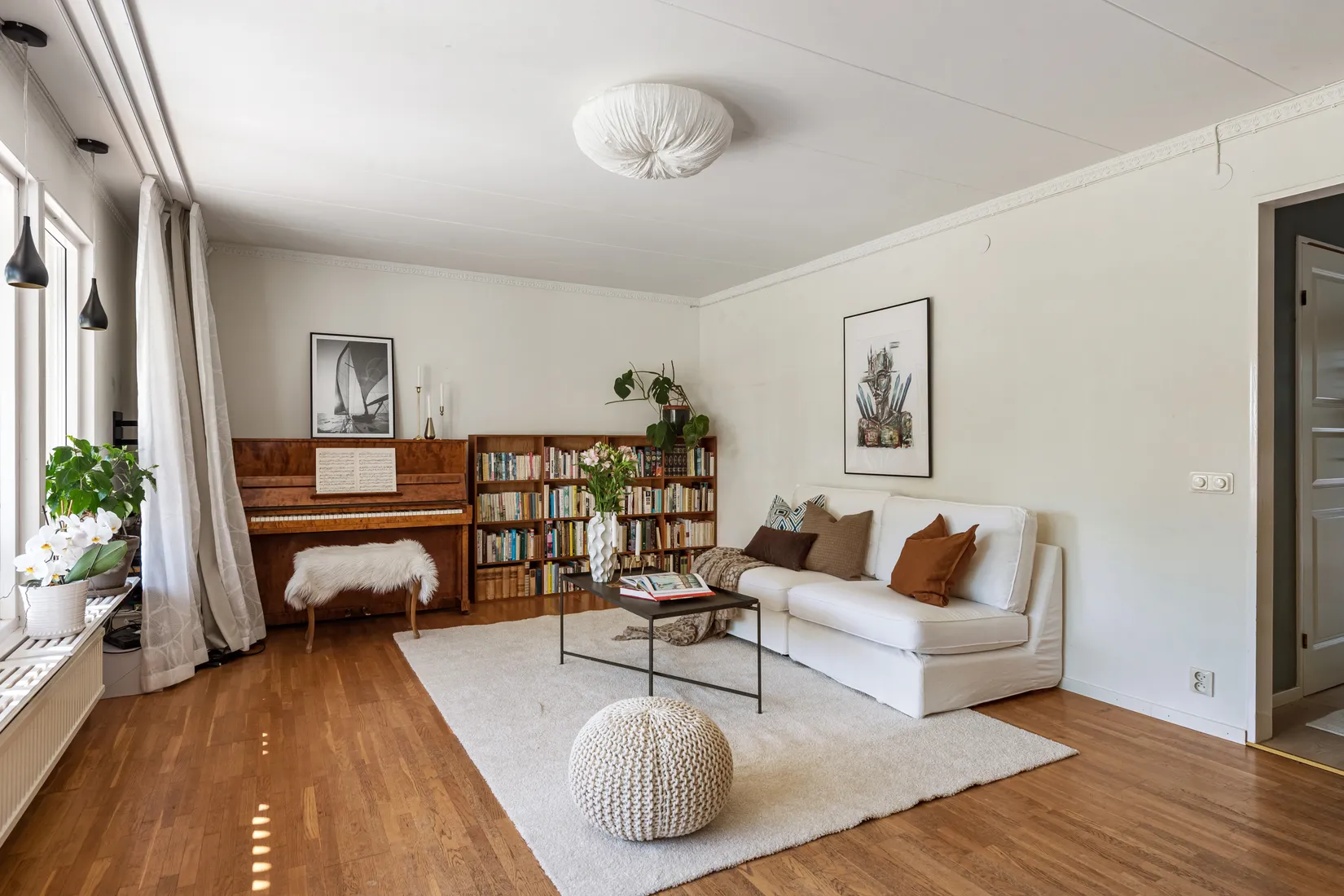 Radhus, Hembergavägen 27, Täby Kyrkby, Täby