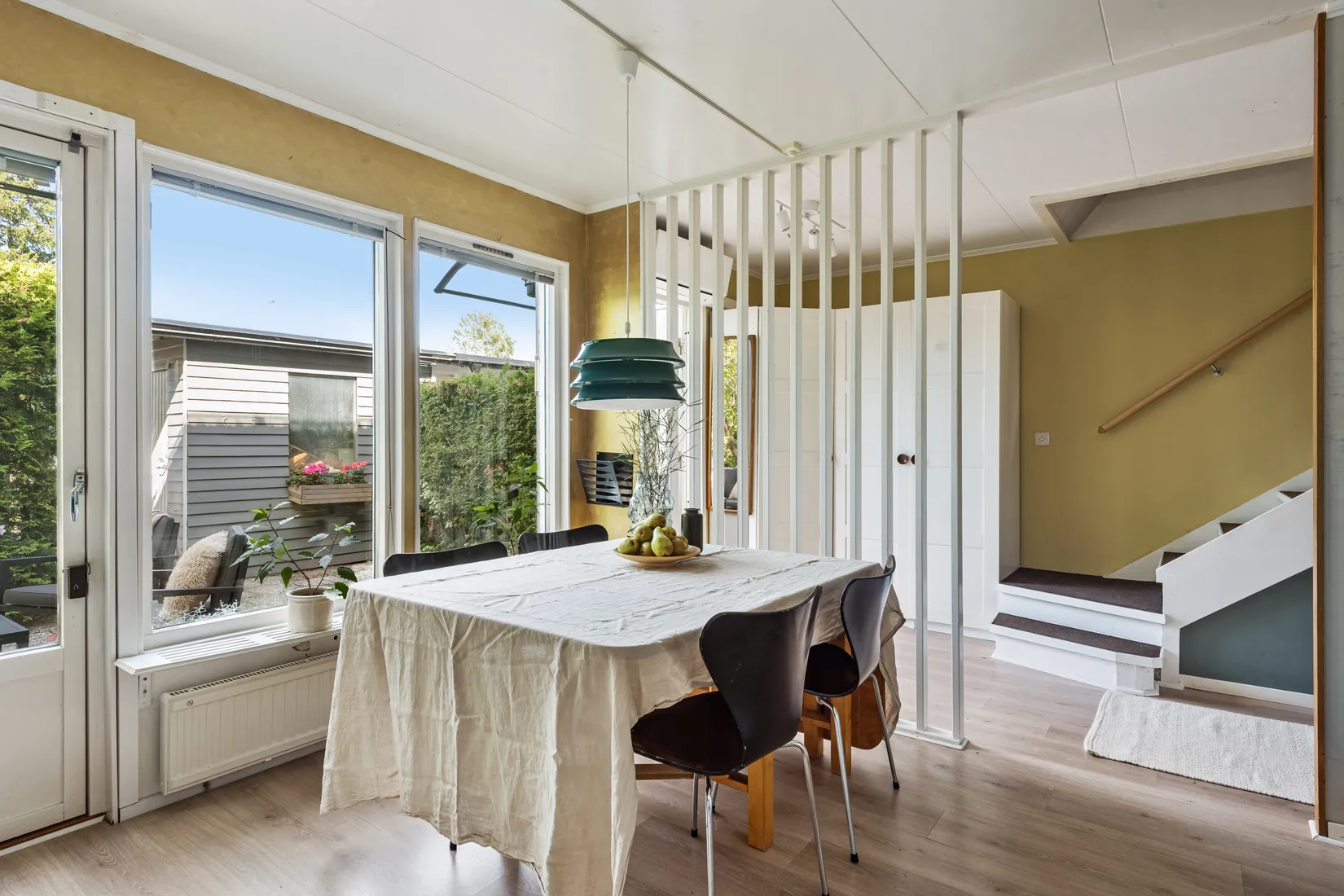 Radhus, Hembergavägen 27, Täby Kyrkby, Täby