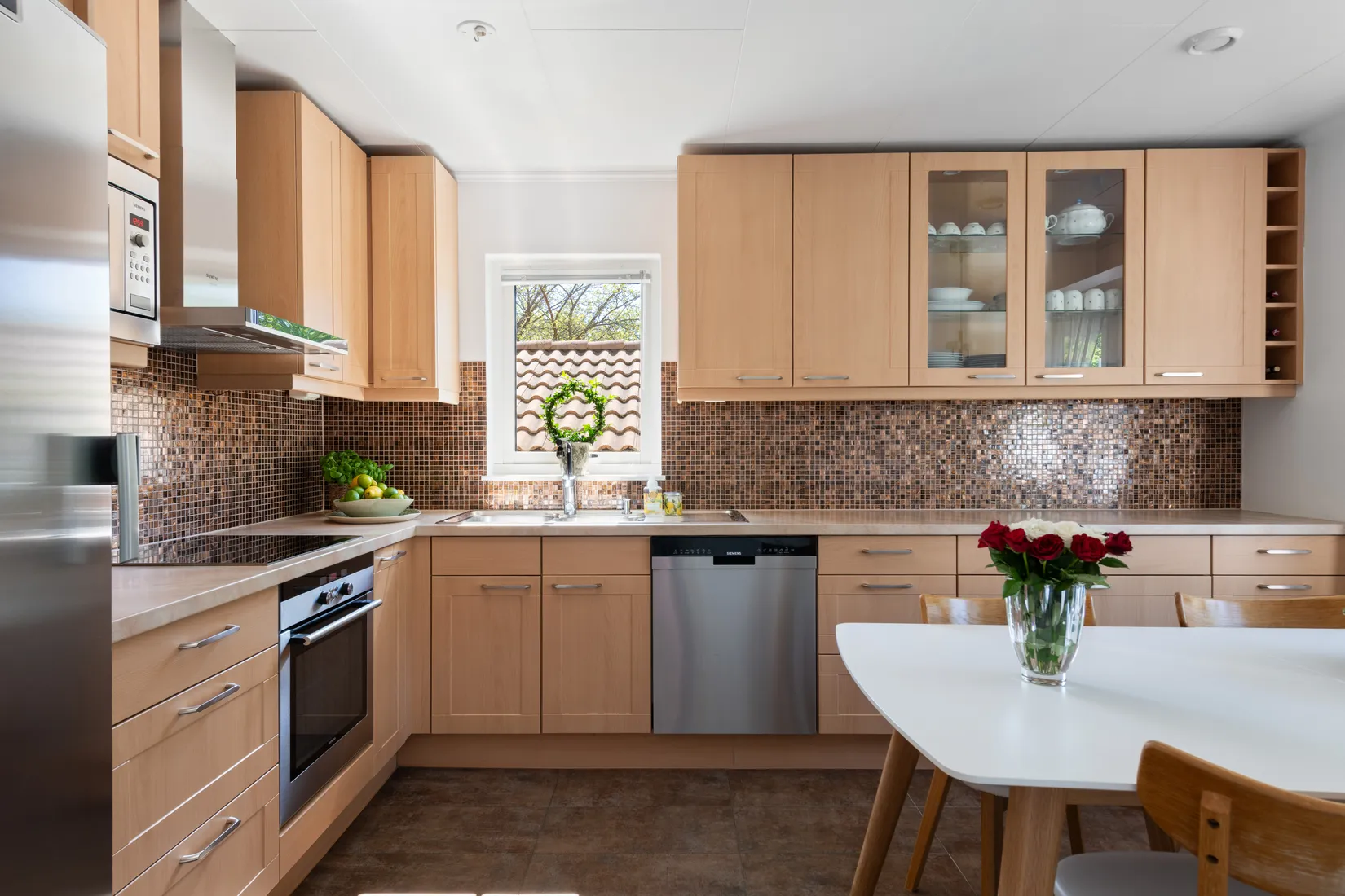 Radhus, Lansenvägen 23, Gribbylund, Täby