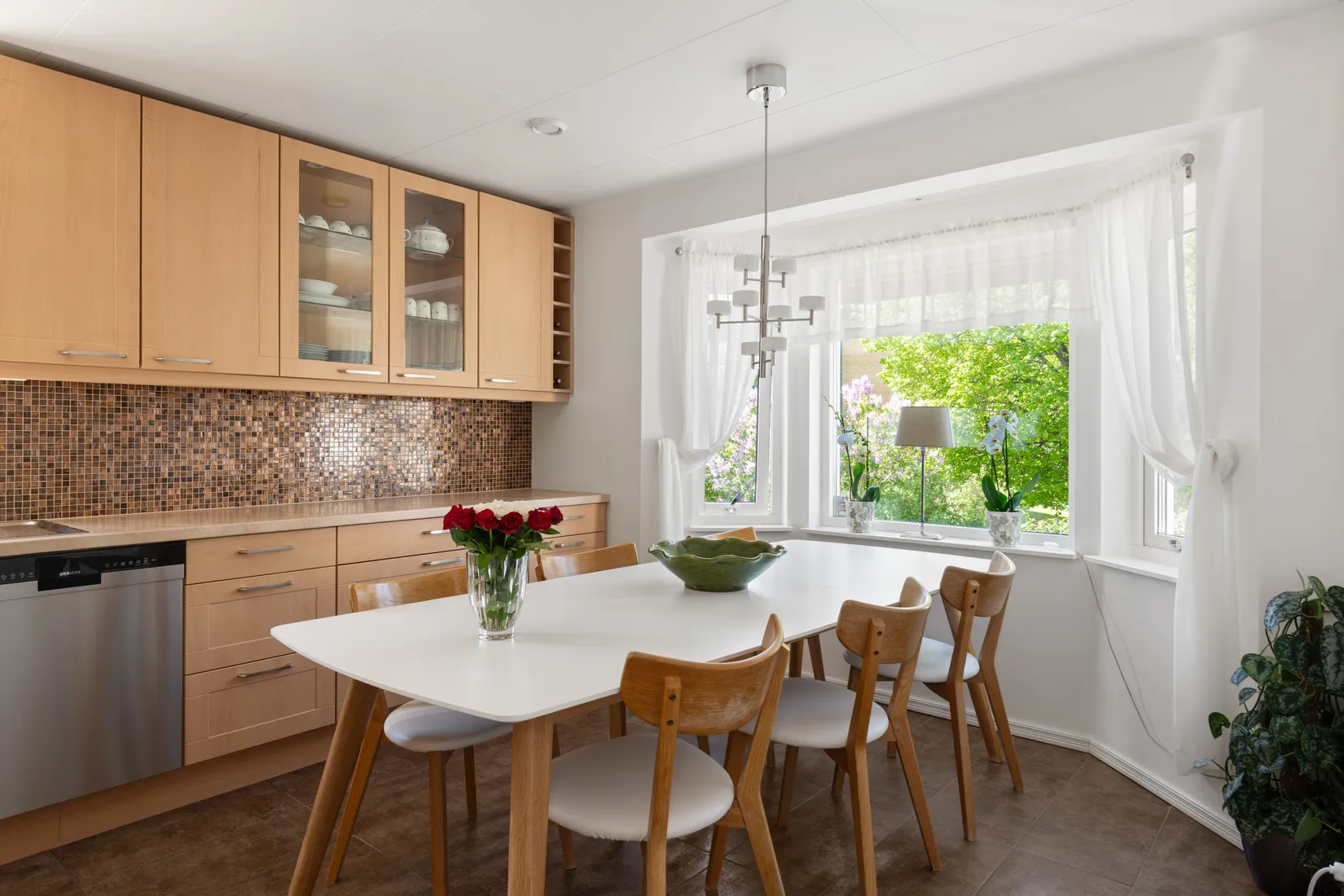 Radhus, Lansenvägen 23, Gribbylund, Täby