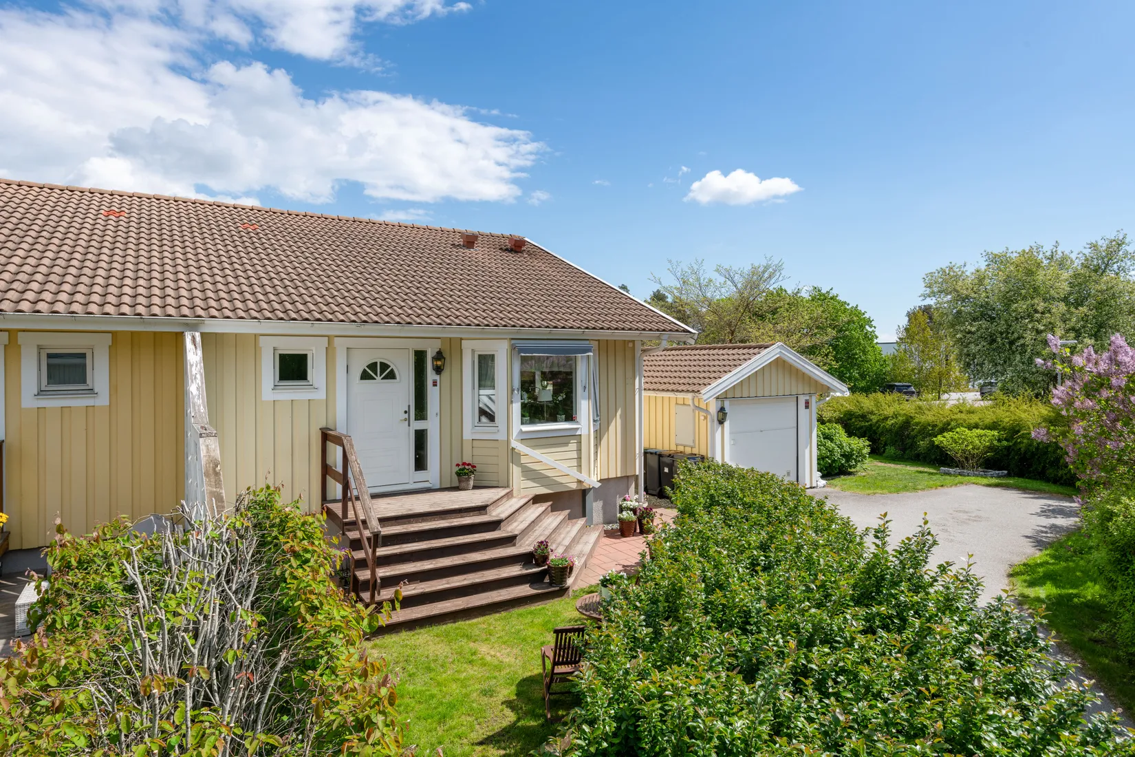 Radhus, Lansenvägen 23, Gribbylund, Täby