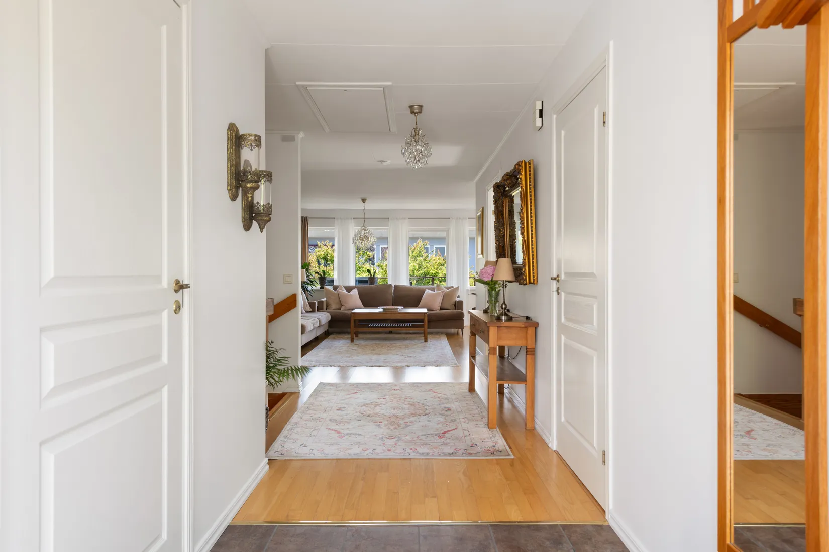 Radhus, Lansenvägen 23, Gribbylund, Täby