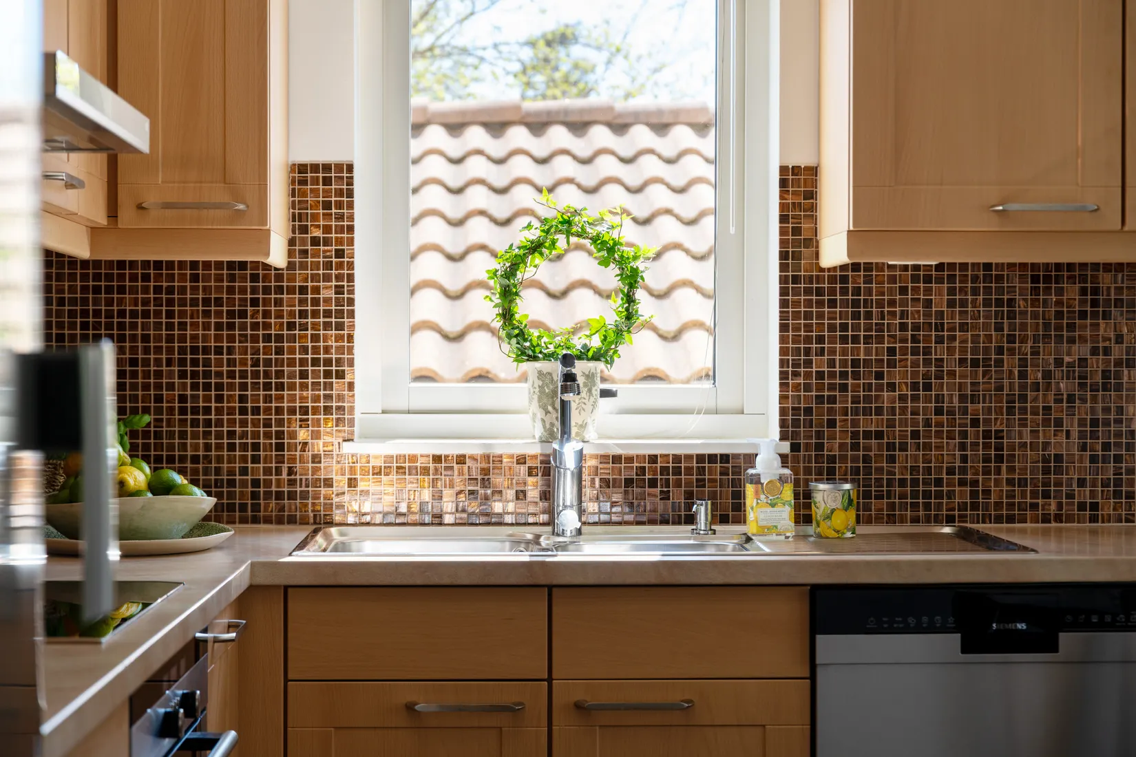 Radhus, Lansenvägen 23, Gribbylund, Täby