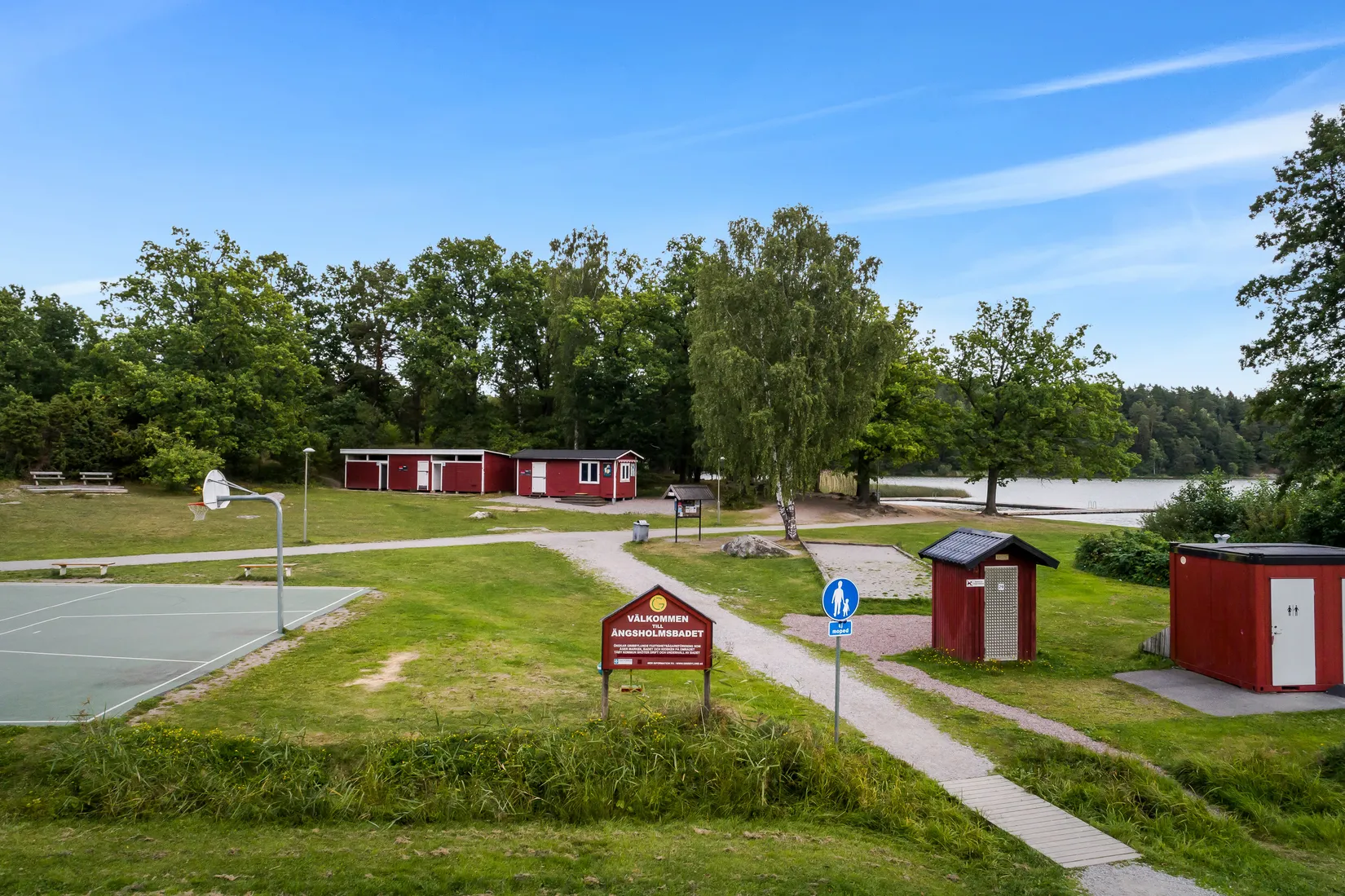 Radhus, Lansenvägen 23, Gribbylund, Täby