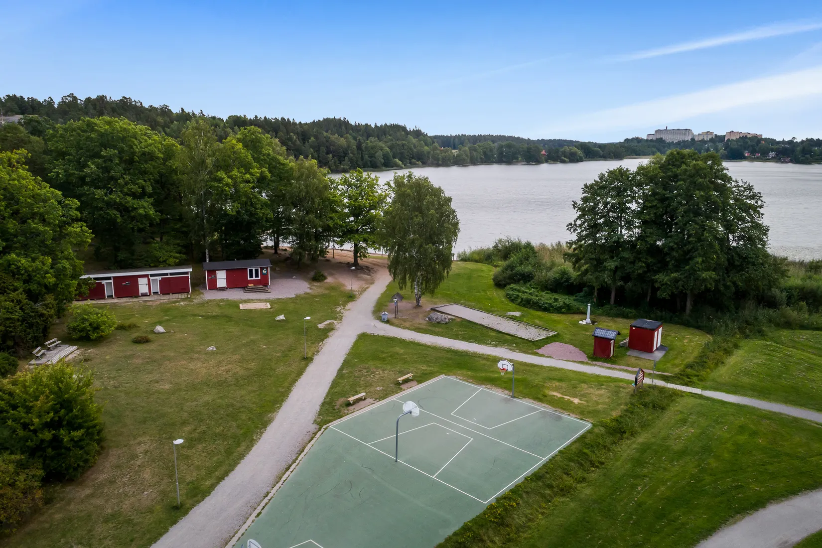 Radhus, Lansenvägen 23, Gribbylund, Täby