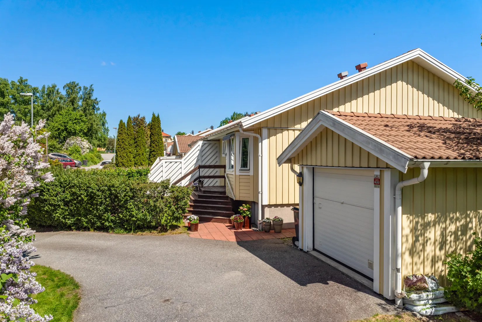 Radhus, Lansenvägen 23, Gribbylund, Täby