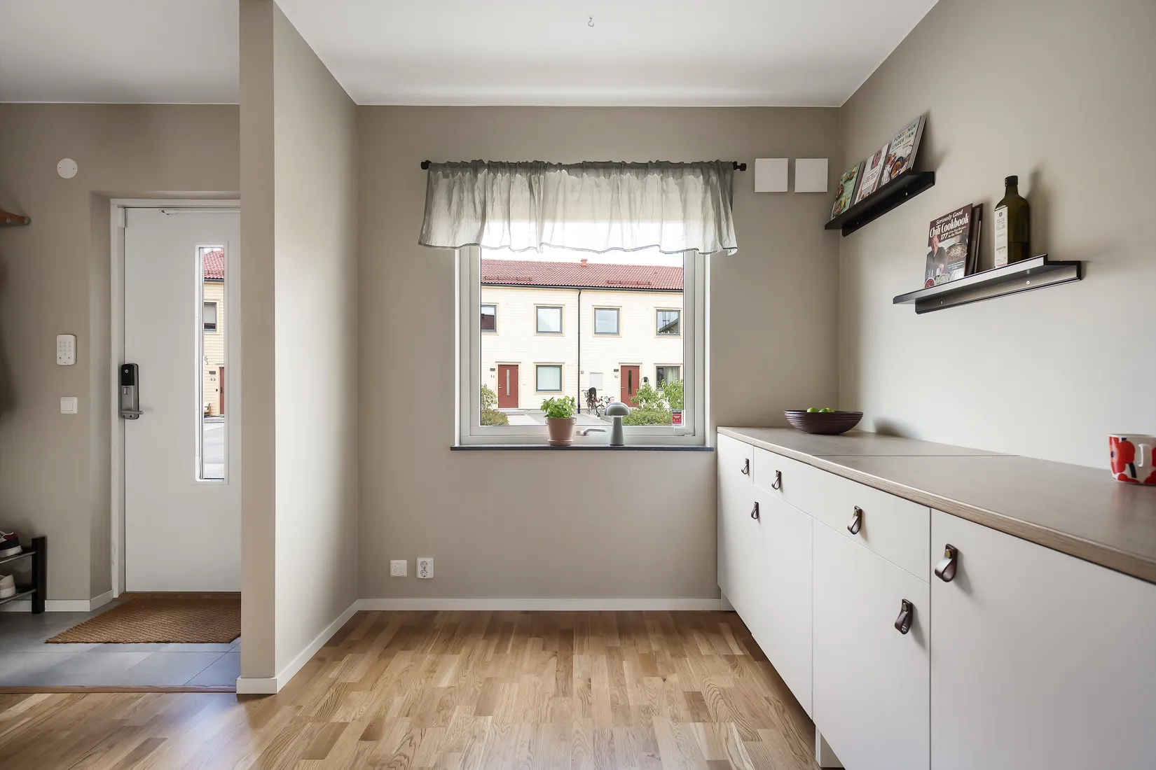 Radhus, Snömolnsvägen 23, Fullerö Hage, Uppsala