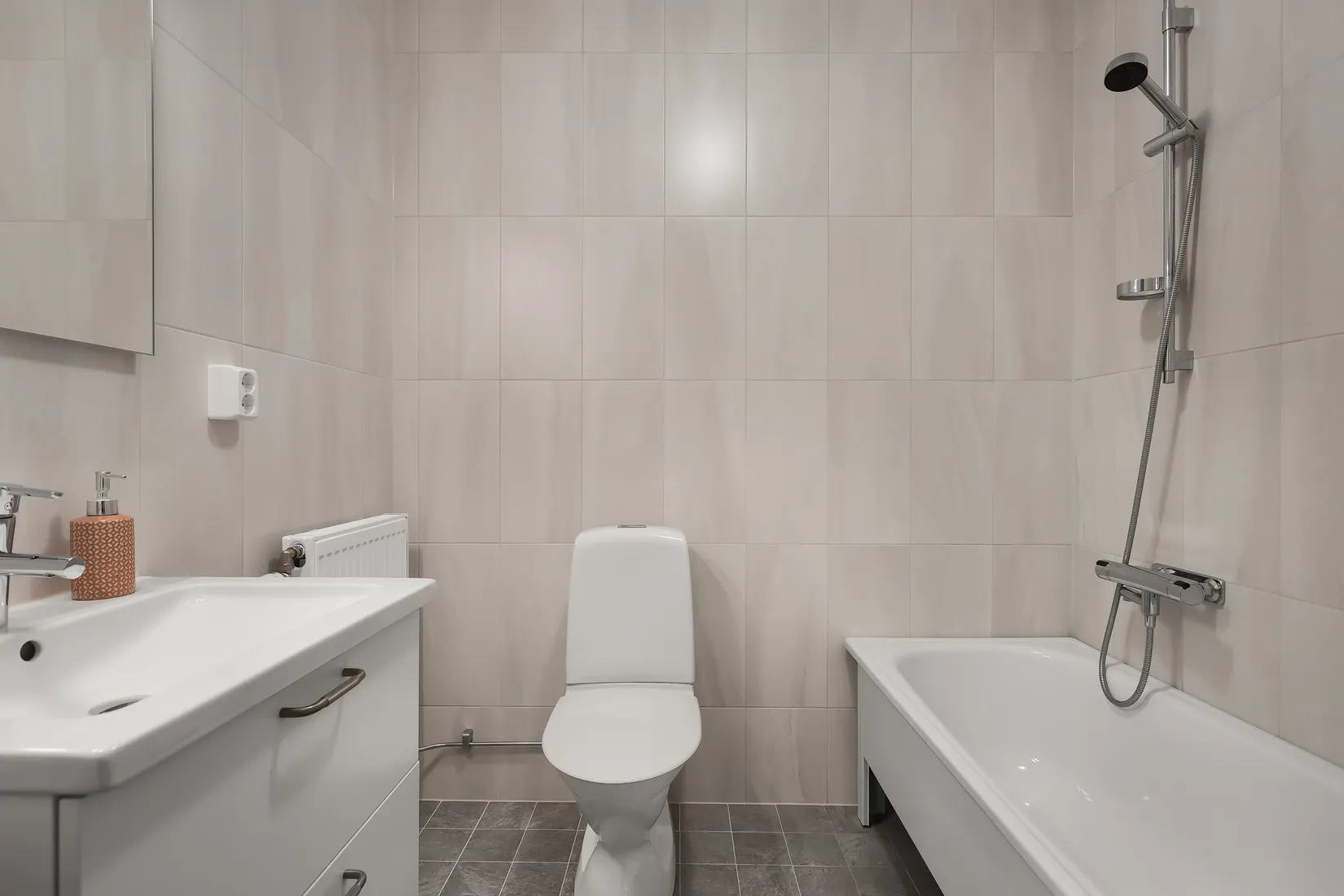 Radhus, Snömolnsvägen 23, Fullerö Hage, Uppsala