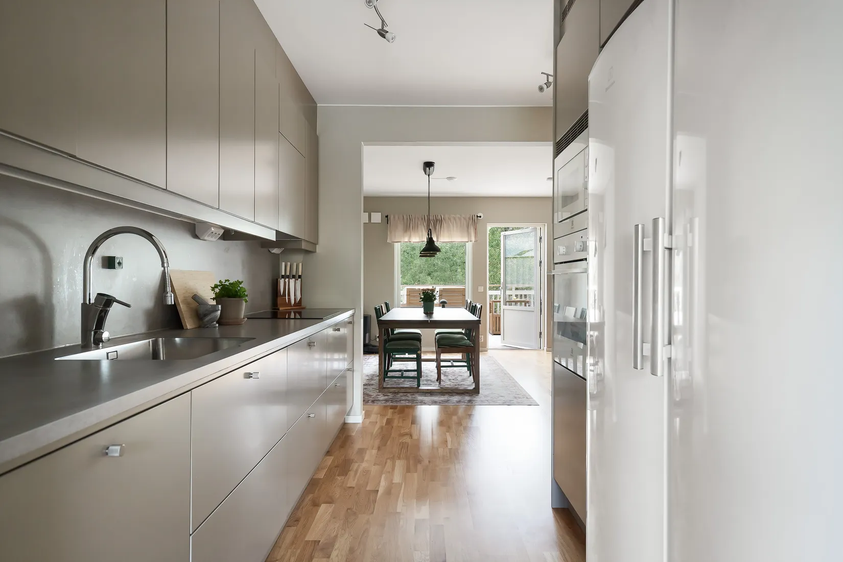 Radhus, Snömolnsvägen 23, Fullerö Hage, Uppsala