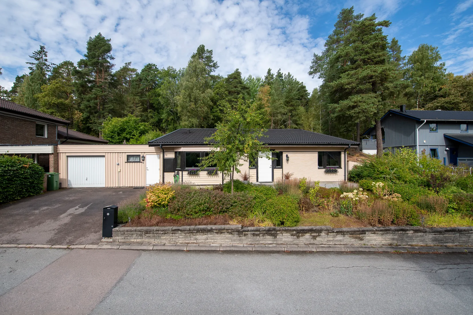 Villa, Källtorpsvägen 9, Källtorp, Västerås