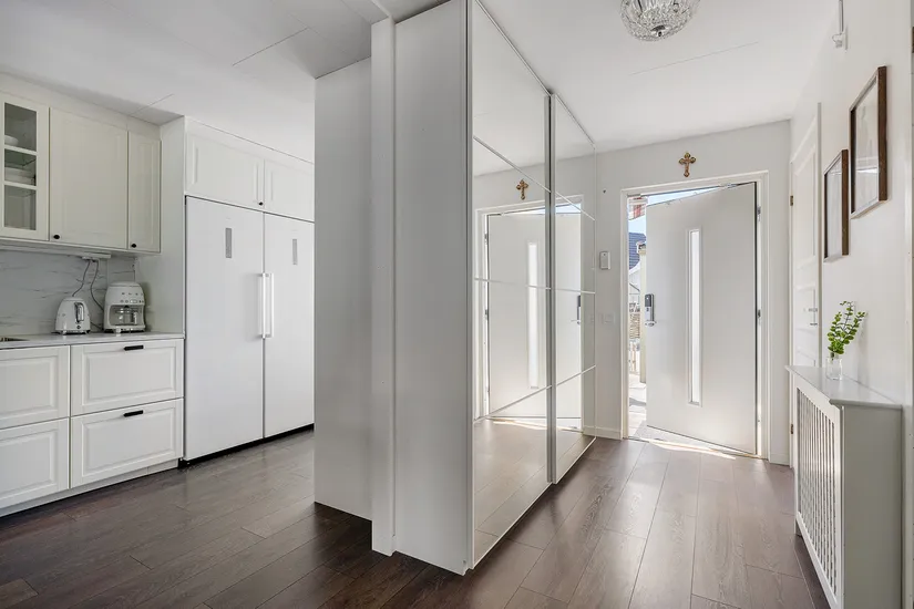 Radhus, Trumpetvägen 70, Viksjö, Järfälla