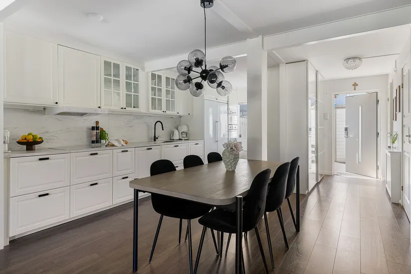 Radhus, Trumpetvägen 70, Viksjö, Järfälla