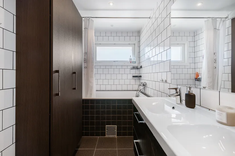 Radhus, Trumpetvägen 70, Viksjö, Järfälla