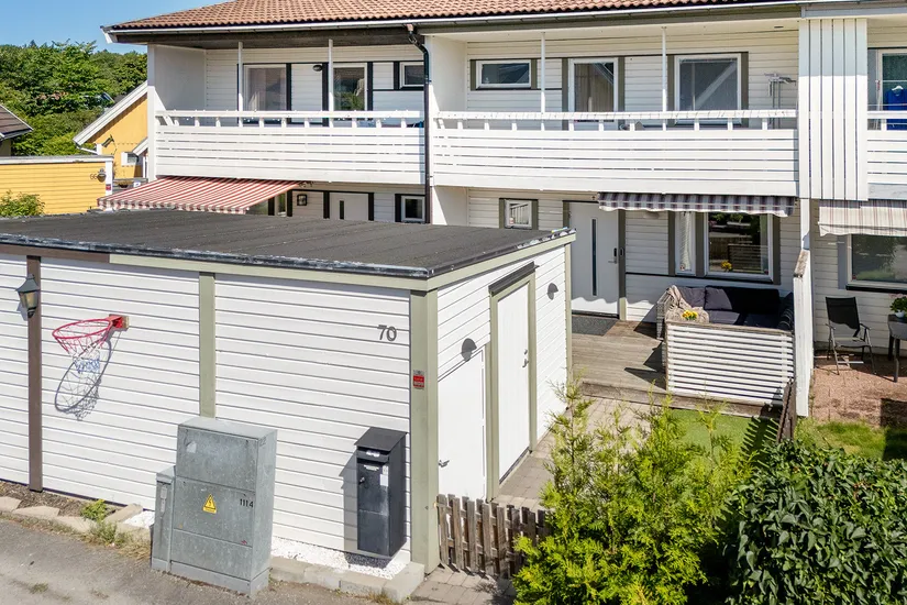 Radhus, Trumpetvägen 70, Viksjö, Järfälla
