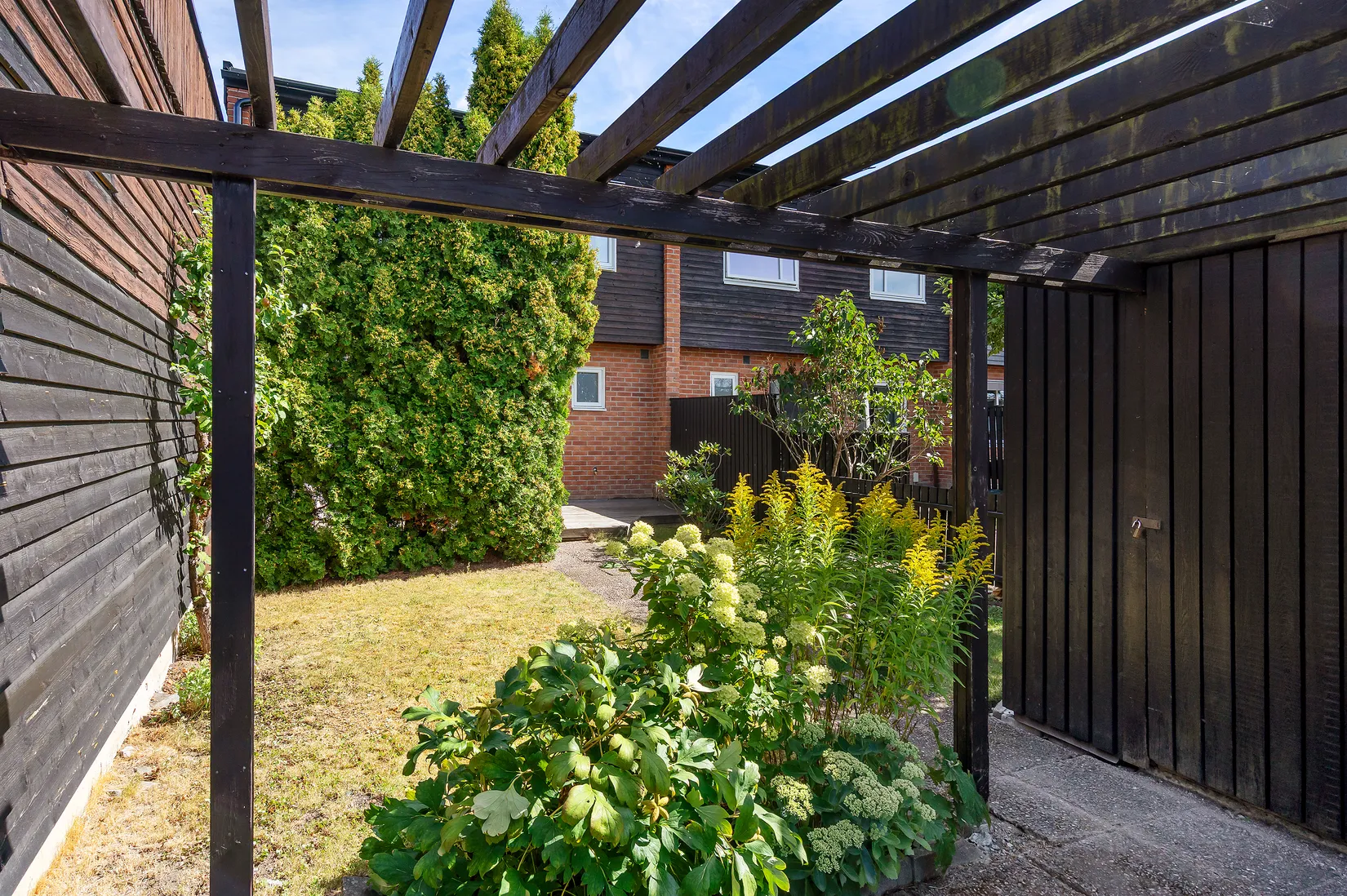Radhus, Västergöksvägen 41, Nälsta, Stockholm