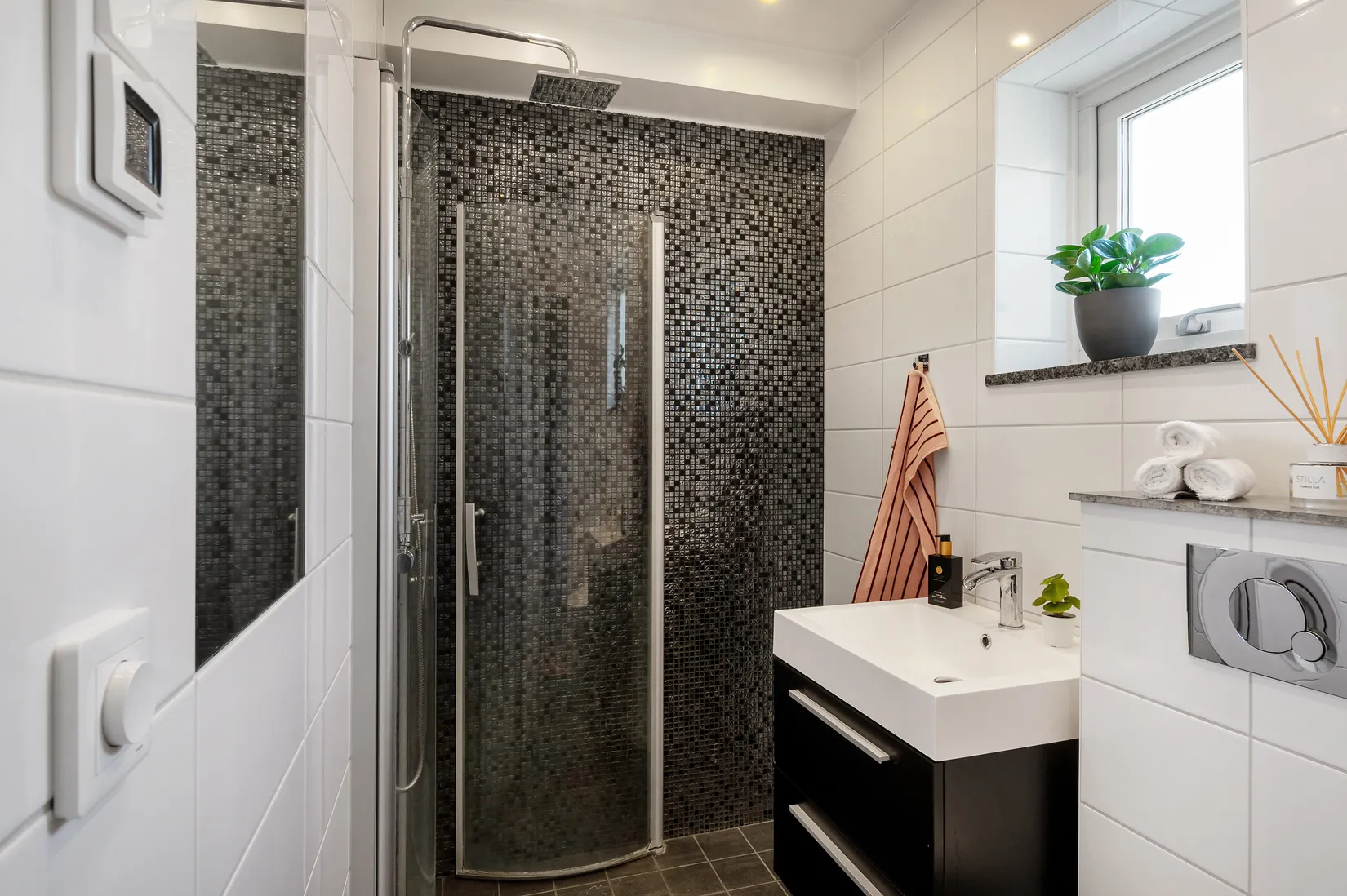 Radhus, Västergöksvägen 41, Nälsta, Stockholm
