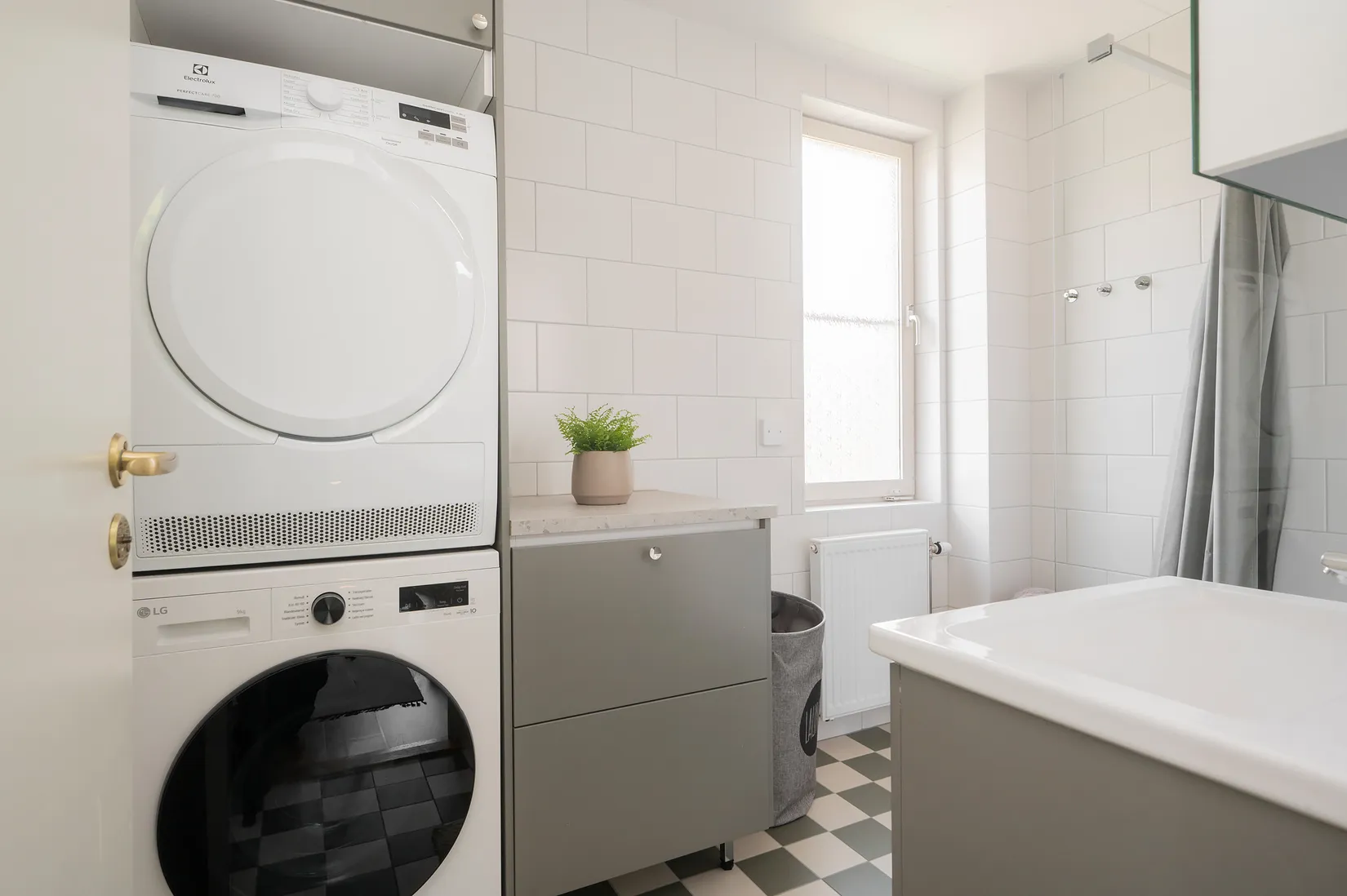 Radhus, Petunievägen 5B, Tullinge Trädgårdsstad, Botkyrka