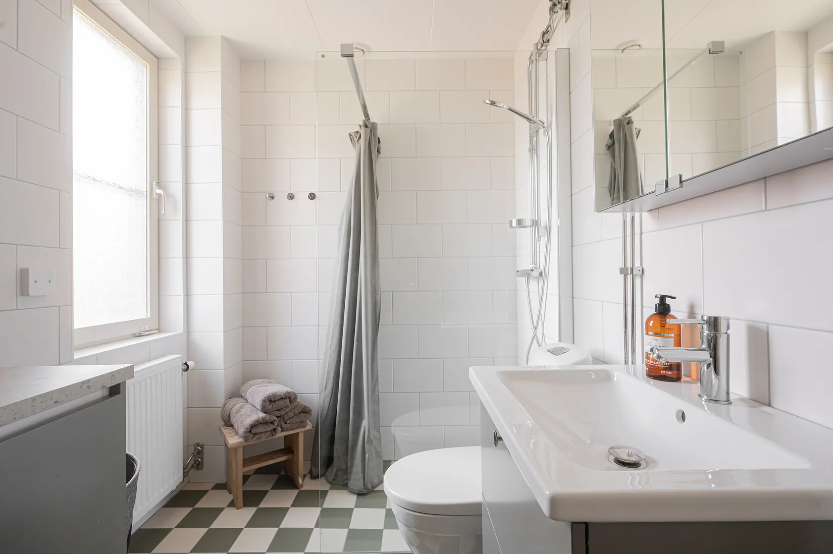 Radhus, Petunievägen 5B, Tullinge Trädgårdsstad, Botkyrka