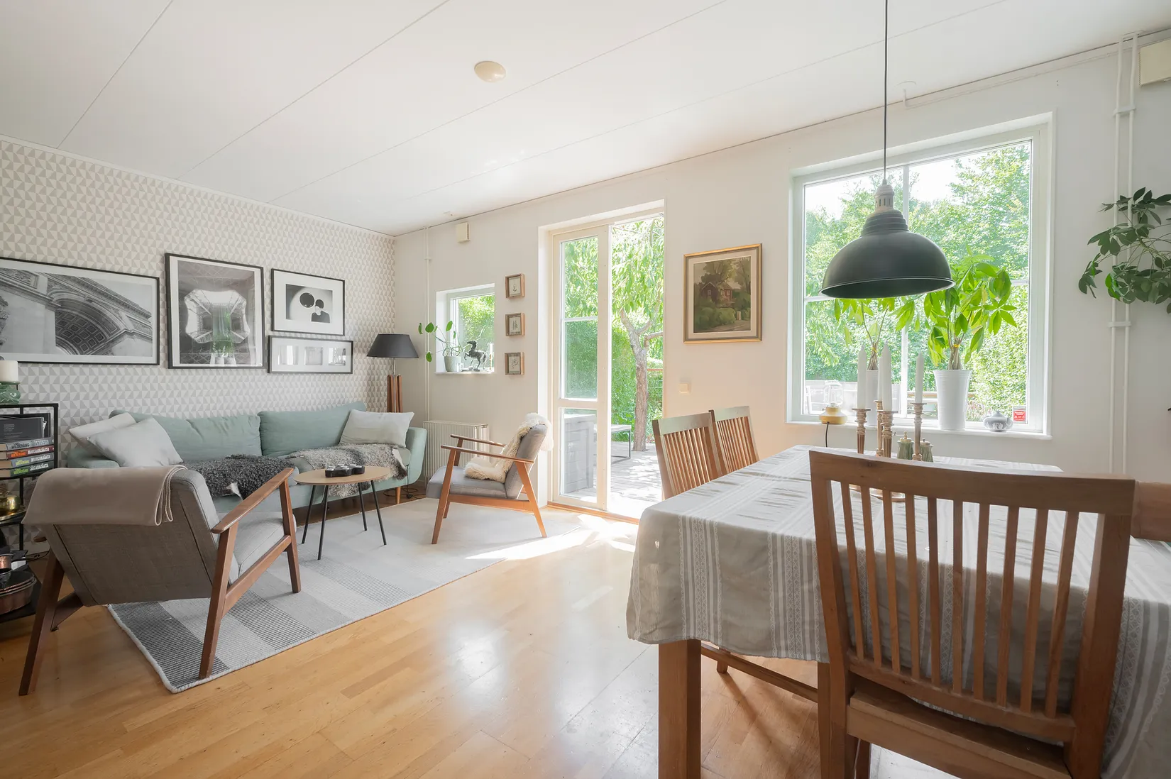Radhus, Petunievägen 5B, Tullinge Trädgårdsstad, Botkyrka