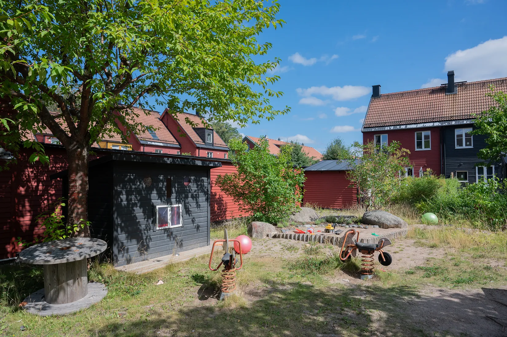 Radhus, Petunievägen 5B, Tullinge Trädgårdsstad, Botkyrka