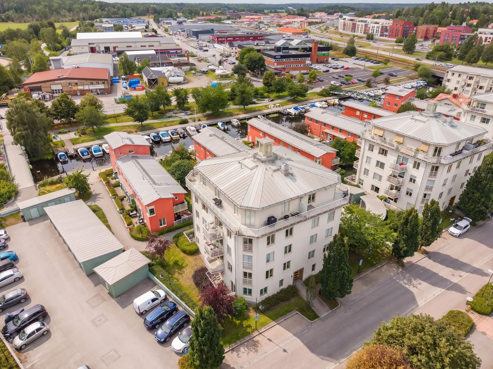 Bostadsrätt, ÖSTERSKÄRSVÄGEN 8, Centrala Åkersberga, Österåker