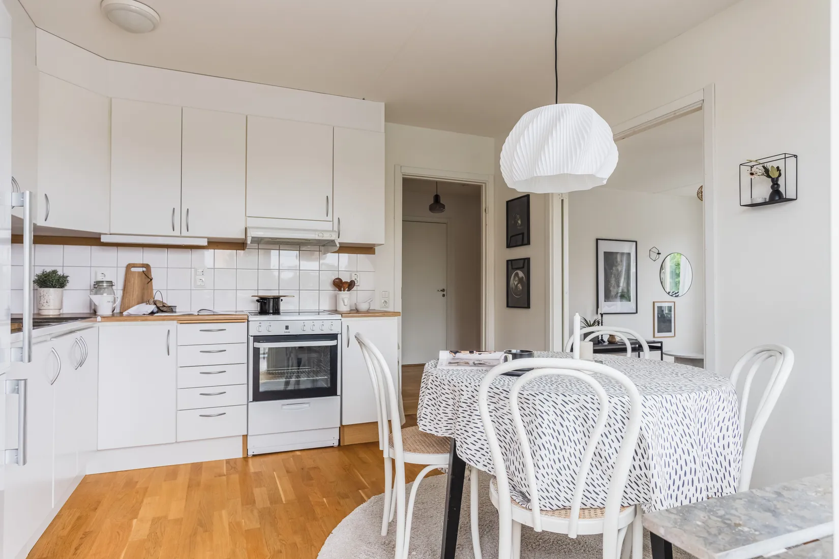 Bostadsrätt, ÖSTERSKÄRSVÄGEN 8, Centrala Åkersberga, Österåker