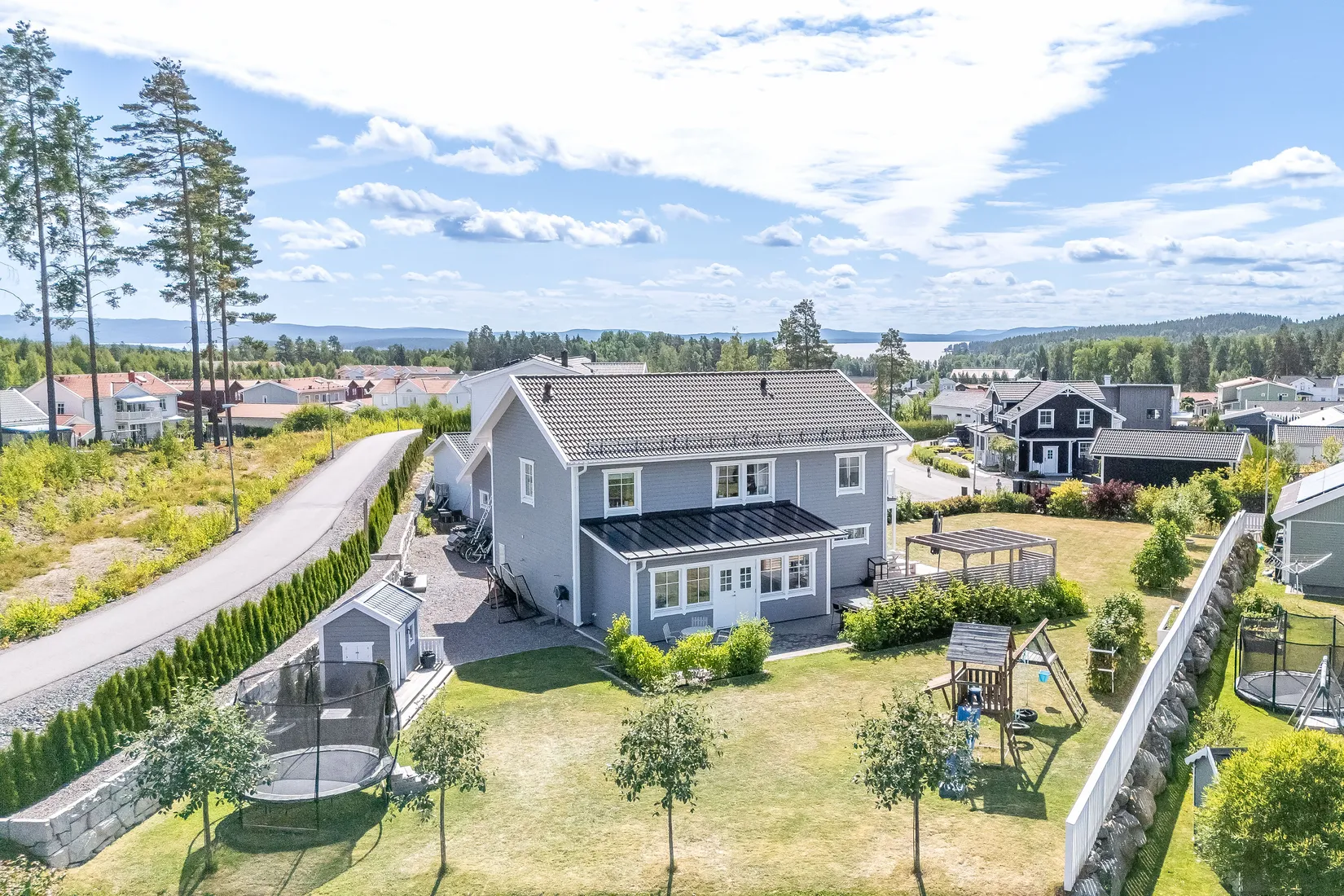 Villa, Dora Lindgrens väg 95, Lilla Källviken, Falun