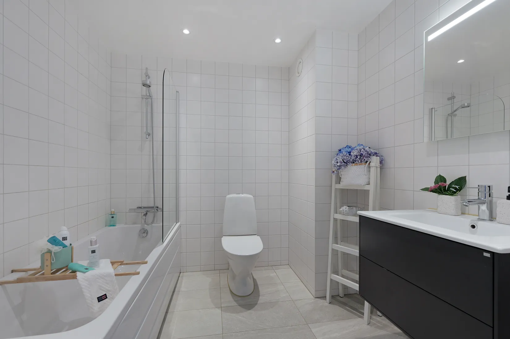 Radhus, Stuterivägen 35, Vattmyra, Järfälla